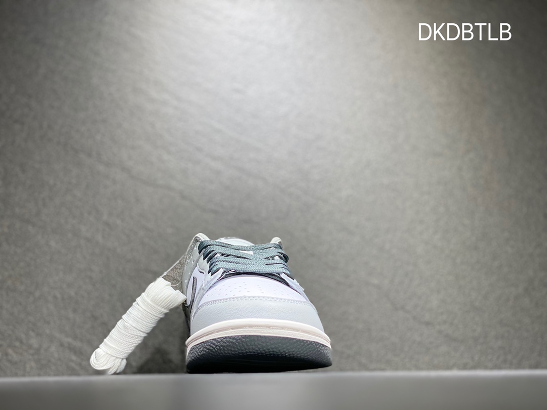 220 Nike SB dunk Low 低帮休闲运动滑板板鞋  DD1503-117