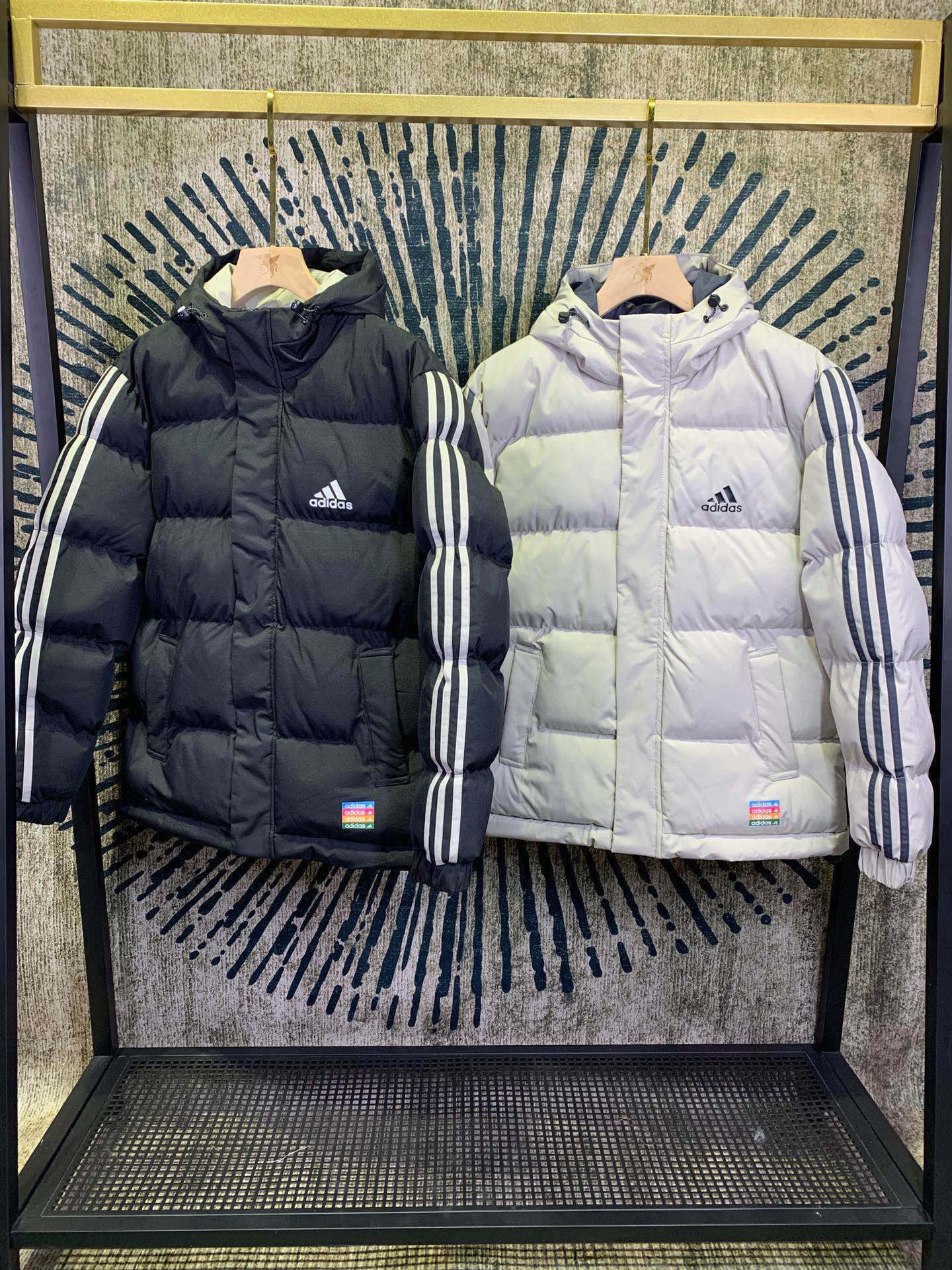 195 阿迪达斯 Adidas 羽绒棉外套本季主打