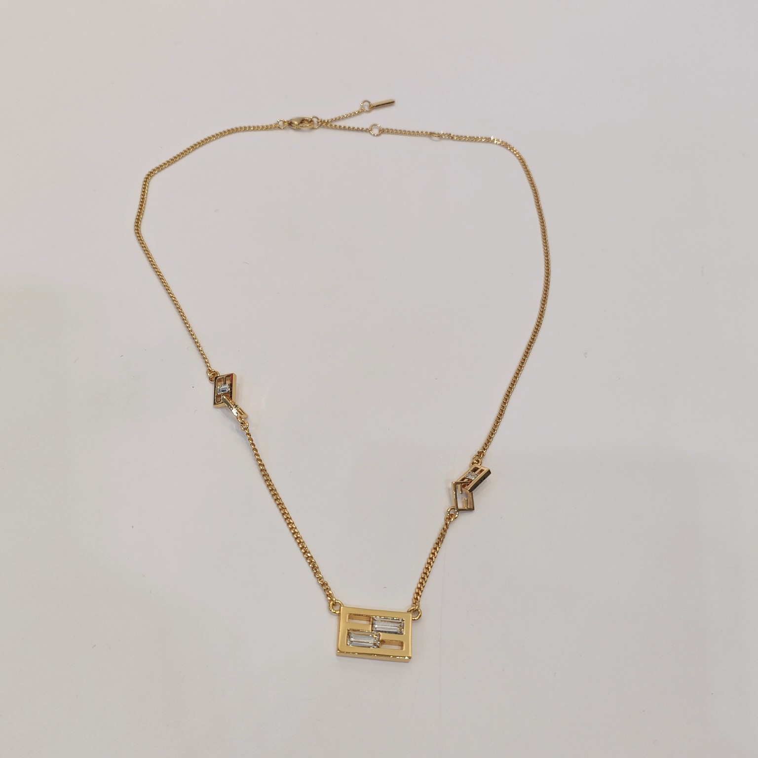 Колье белый PD6016