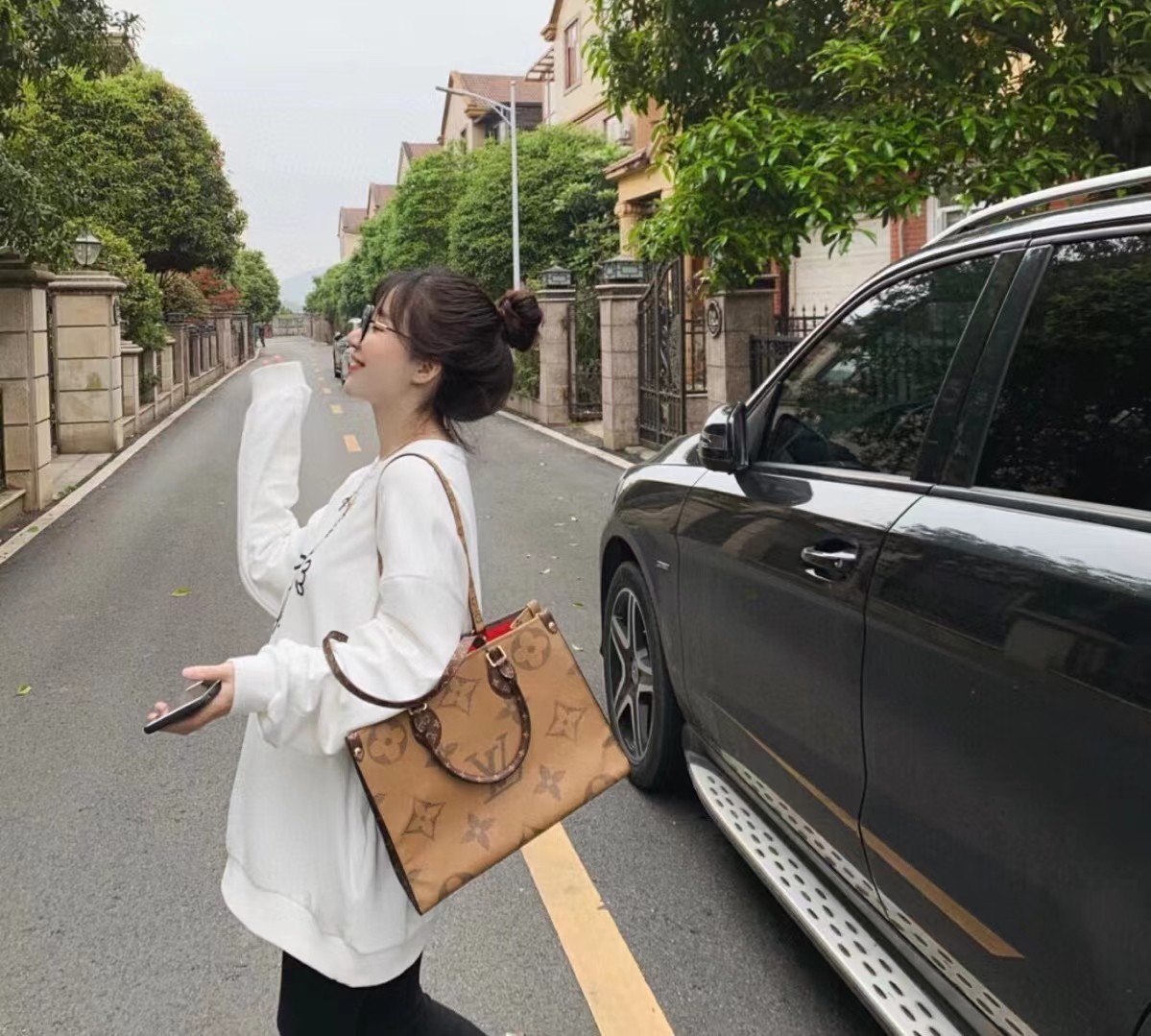 Louis Vuitton Onthego Monogram Reverse tote everyday
