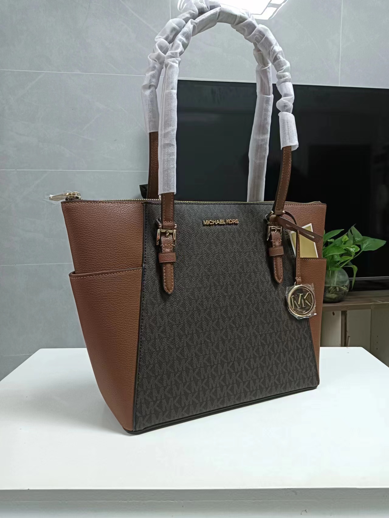 Michael Kors Mk 新款耳朵购物袋荔枝纹牛皮，托特包
