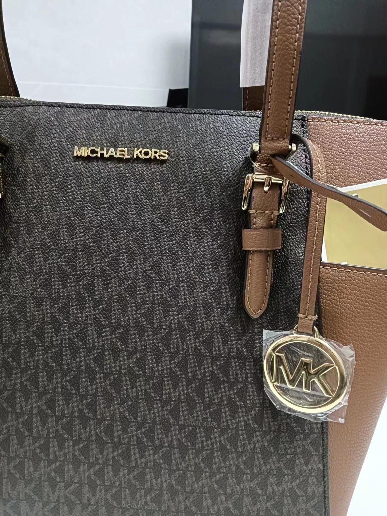 Michael Kors Mk 新款耳朵购物袋荔枝纹牛皮，托特包