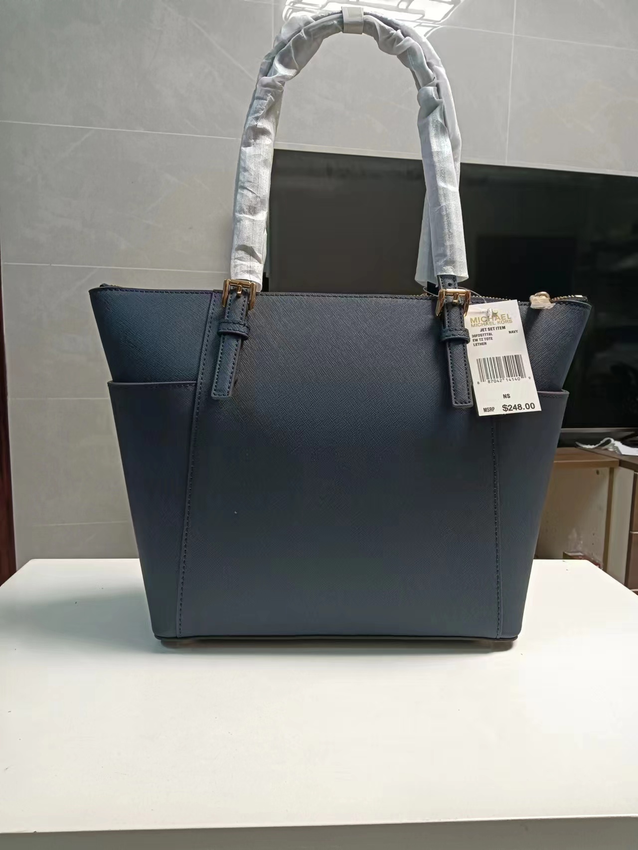 Michael Kors MK、 耳朵购物袋、深兰有货，～