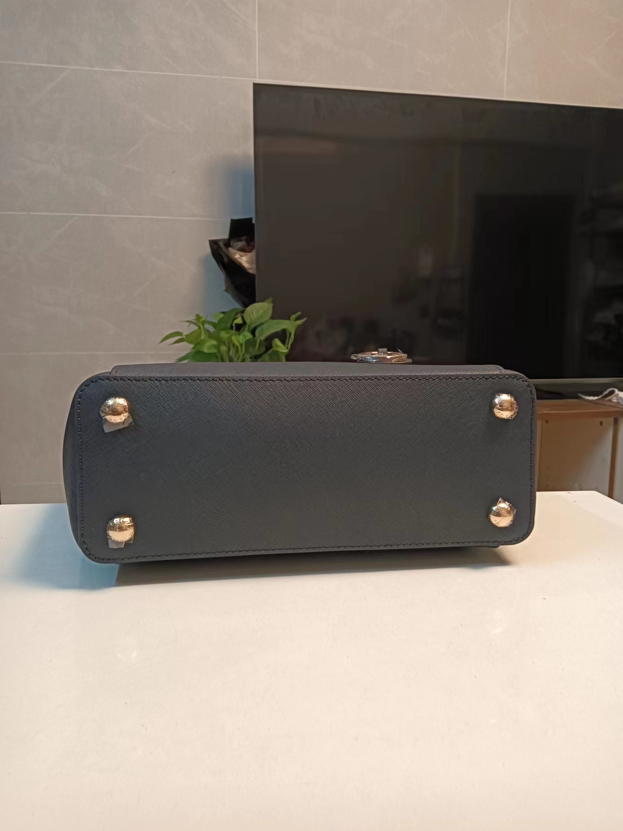 Michael Kors MK、 耳朵购物袋、深兰有货，～