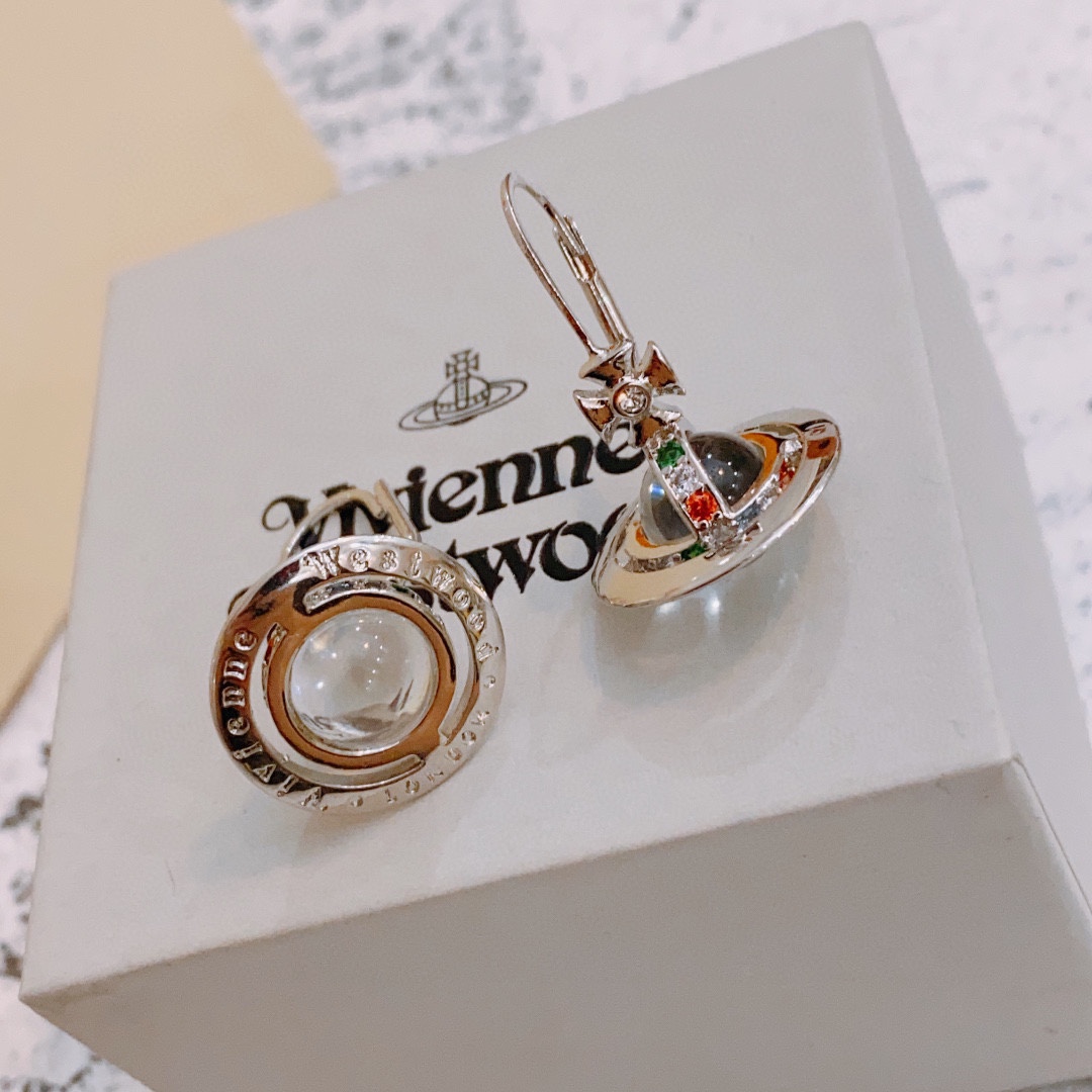 Vivienne Westwood vivienne westwood西太后薇薇安土星耳环项链 英国时装设计师 时装的朋克之母 潮流风格
