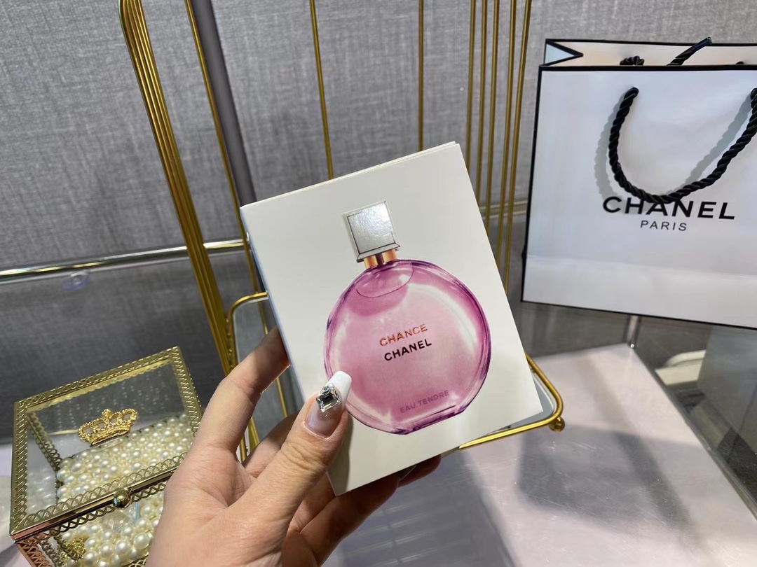 Chanel Store
 Perfume Pink