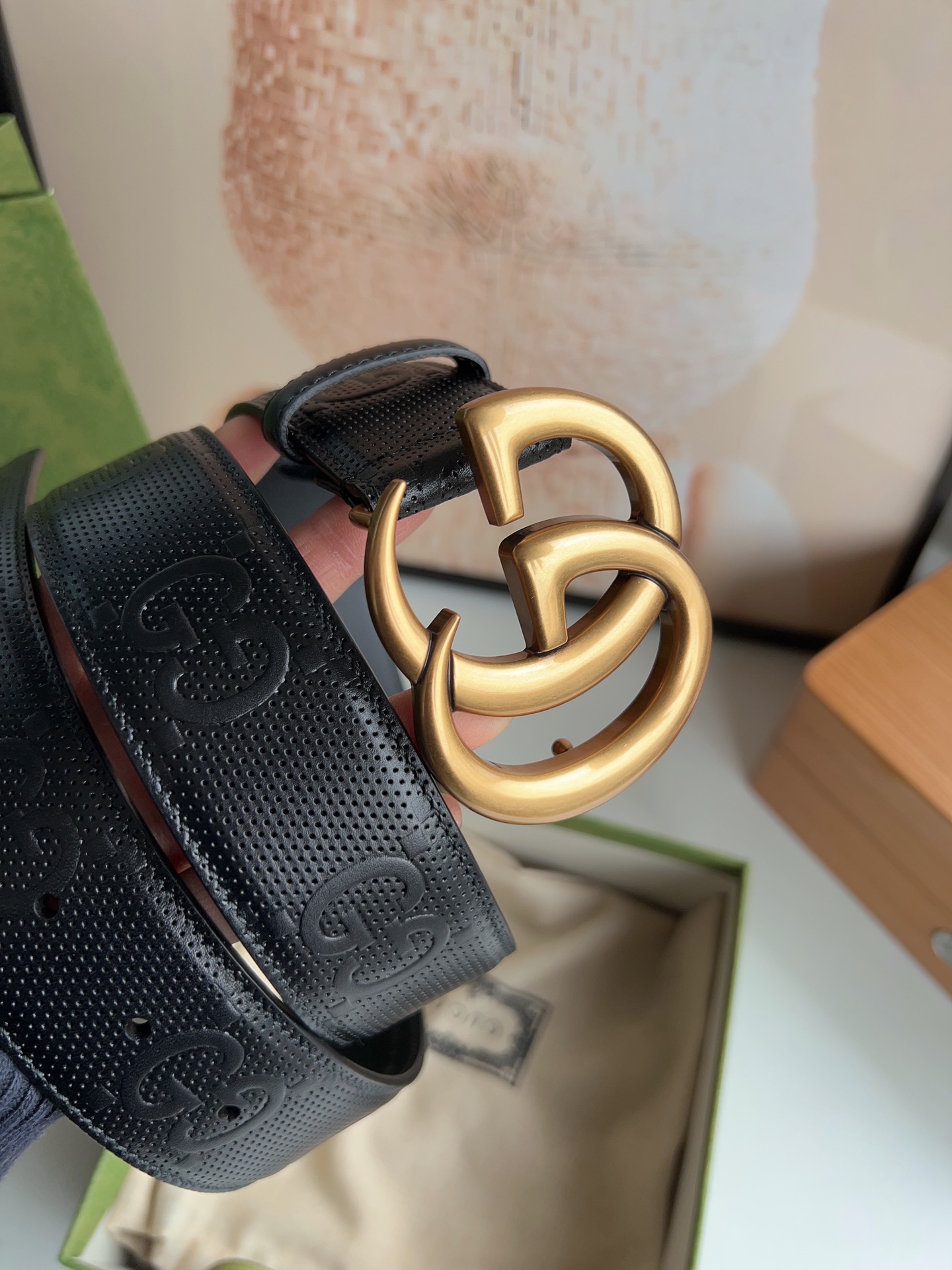 “GG 4.0 cm Fire Belt: Classic Style for Sophisticated Men with Gold Buttons” - 图片 7