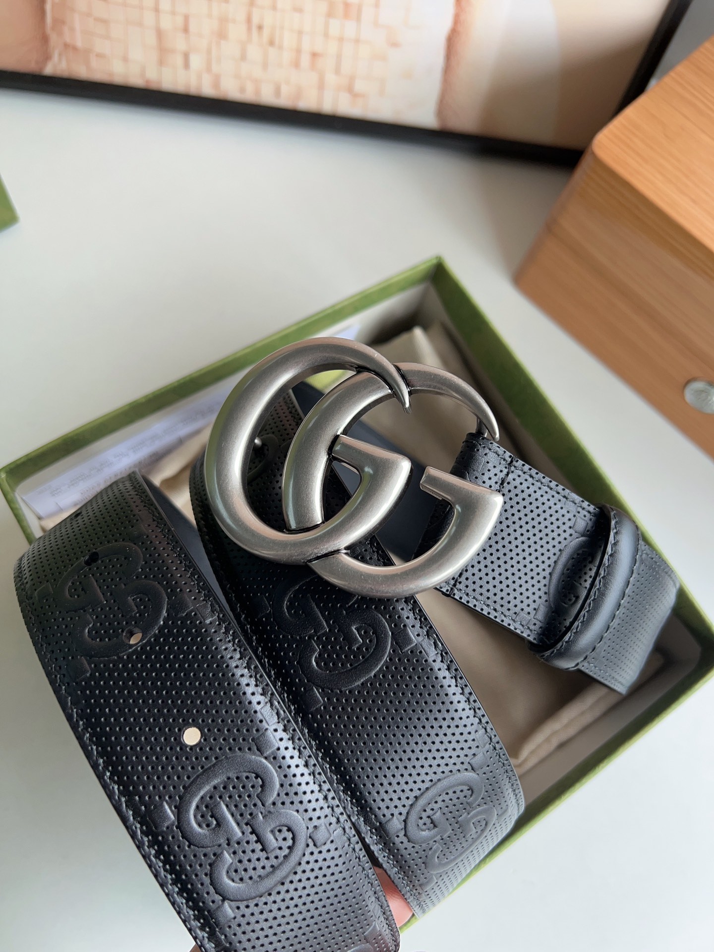 “GG 4.0 cm Fire Belt: Classic and Elegant Men’s Fashion Accessory” - 图片 3
