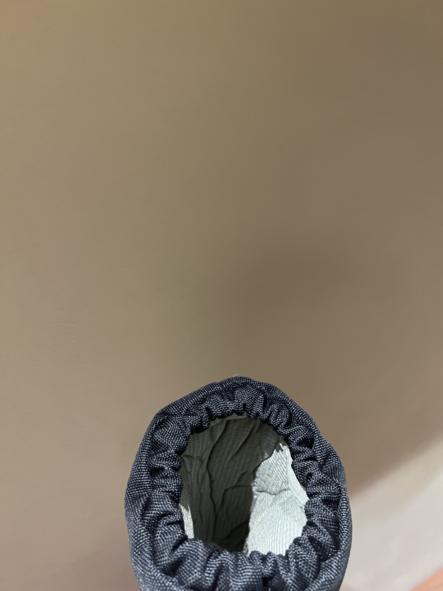 Top Edition Snow Boots: Acne Studios Winter Snack with Unique Shoelace Style - 图片 8