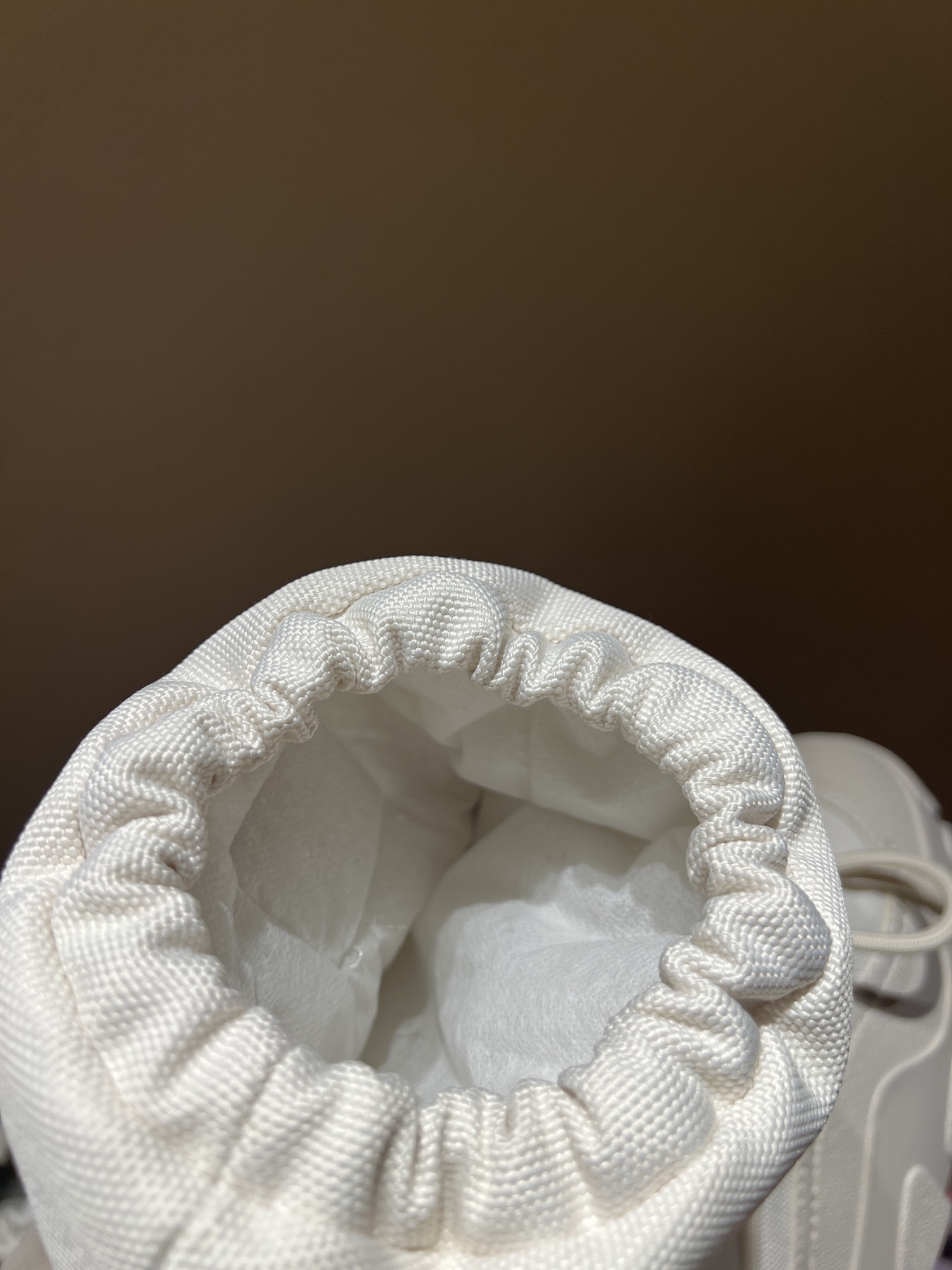 Acne Studios Snow Boots: Top Edition Winter Snack with Unique Shoelace Style - 图片 8