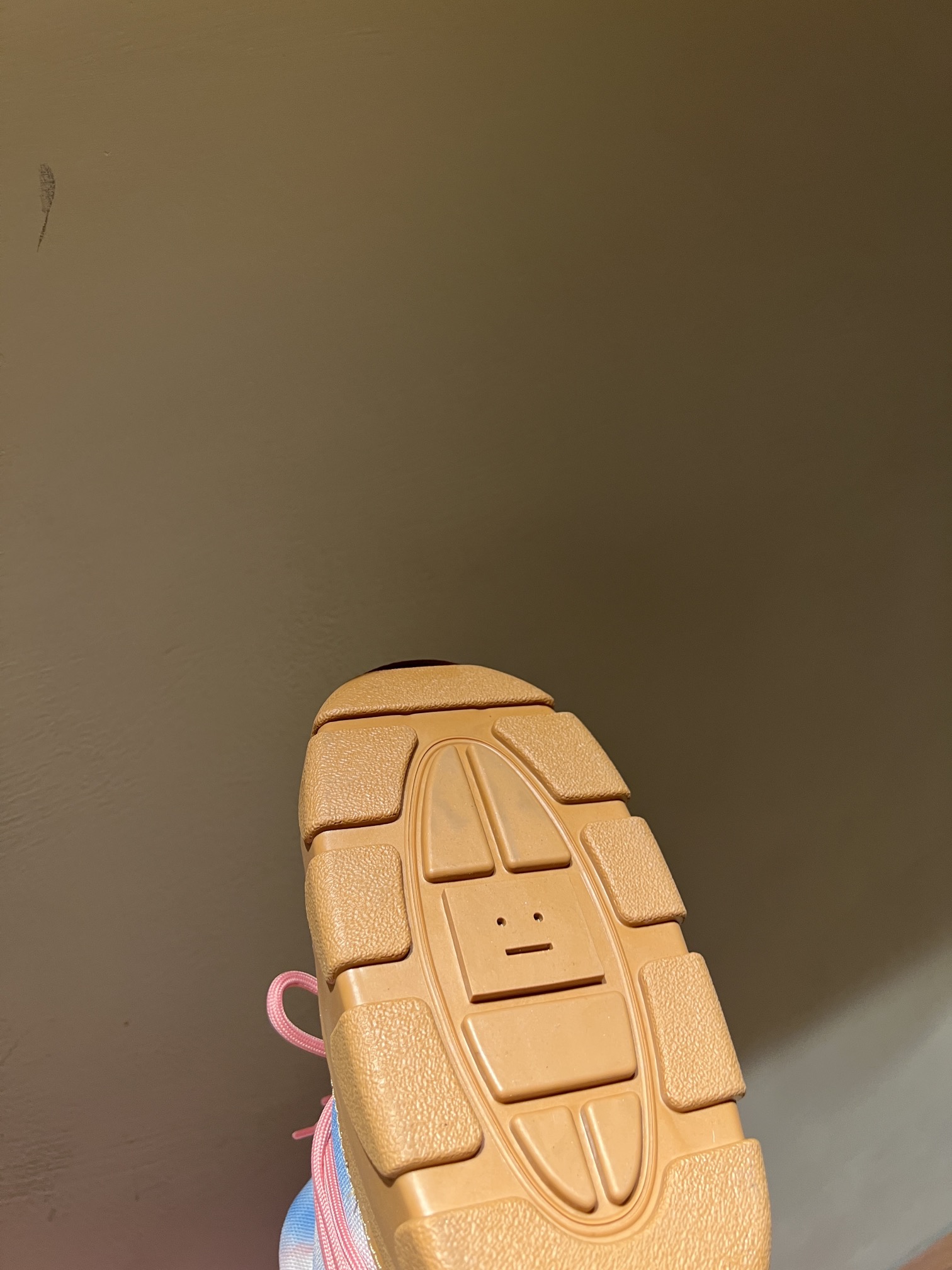 Acne Studios Snow Boots: Top Edition with Unique Shoelace Style and Comfortable Wool Lining - 图片 7