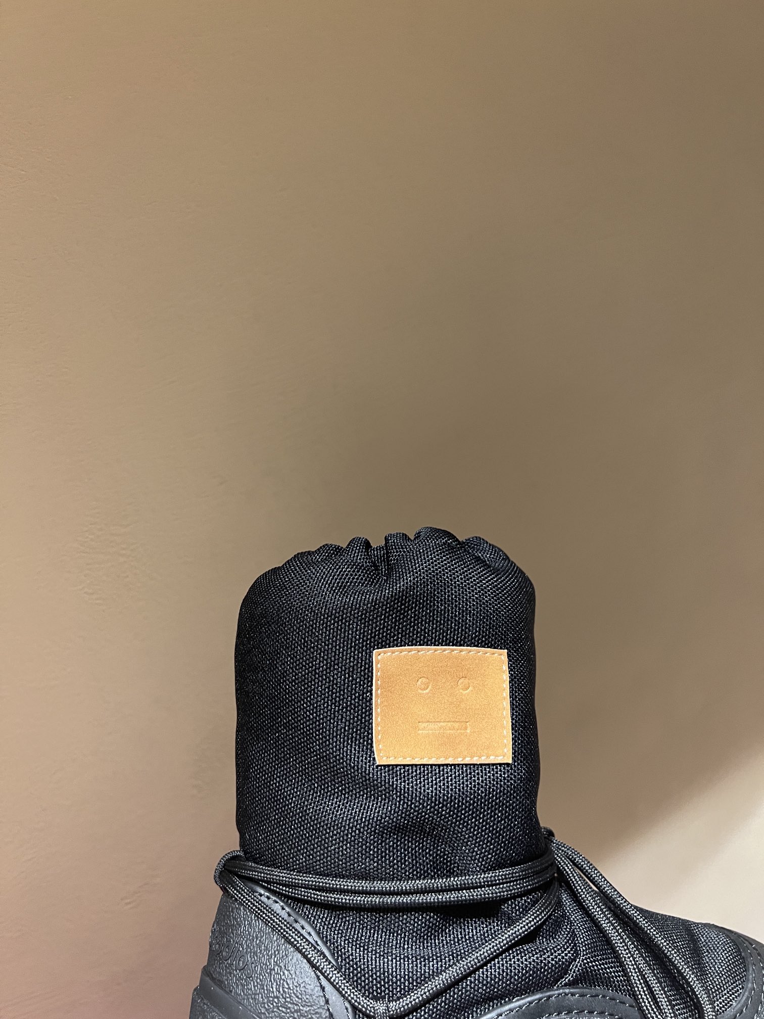 Acne Studios Snow Boots: Top Edition with Unique Design and Comfort Features - 图片 6