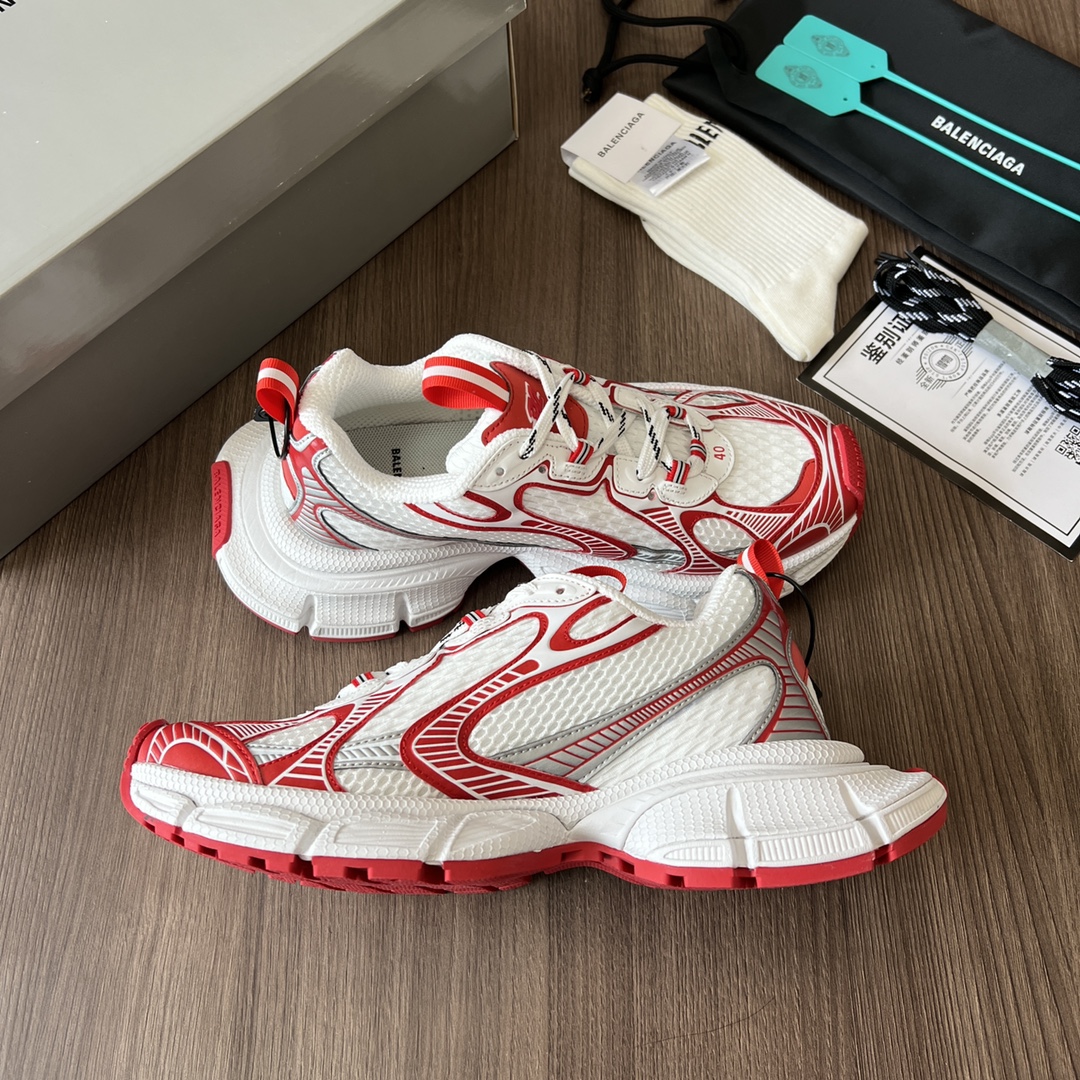 Balenciaga Balenciaga Phantom Sneaker 巴黎世家全新十代潮流跑鞋 在延续 Track Trainer 户外轮廓和复杂鞋面结构的同时