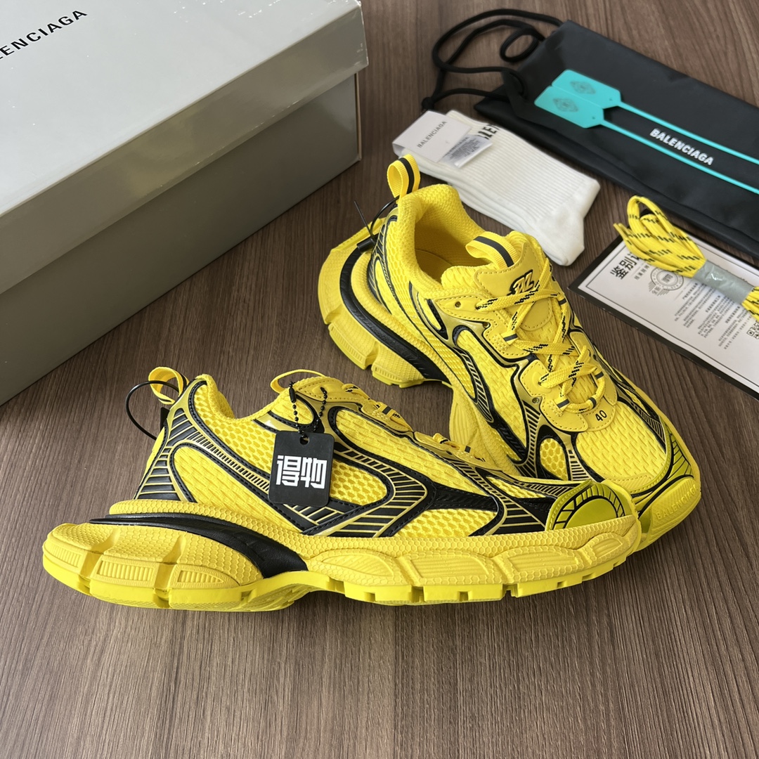 Balenciaga Balenciaga Phantom Sneaker 巴黎世家全新十代潮流跑鞋 在延续 Track Trainer 户外轮廓和复杂鞋面结构的同时