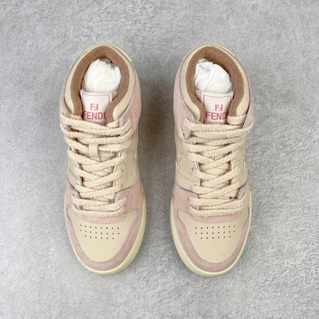 图片[2]-＃S版纯原 FENDI 芬迪 Match sneaters高帮运动鞋 独家定制 全身20几个细节点全部做到一致还原 吊打市面所有版本 独家原装套装配件官方同源 渠道原装订单 全套专柜包装物及配件#鞋底嵌入核心防伪芯片感应装置 FENDI芬迪match最新爆款情侣款运动鞋板鞋原版购入 高工艺无缝细空胶技术 贴楦误差0.05mm,鞋底采用固特异内外锁死工艺 最大限度弯折永不开胶 原鞋一致效果环保无味 鞋面采用麂皮和皮革拼接组合 logo内里采用毛巾绒里 上脚超级柔软 轻便 舒适搭配卫衣 尺码：35 36 37 38 39 40 41 42 43 44 45-选品中心