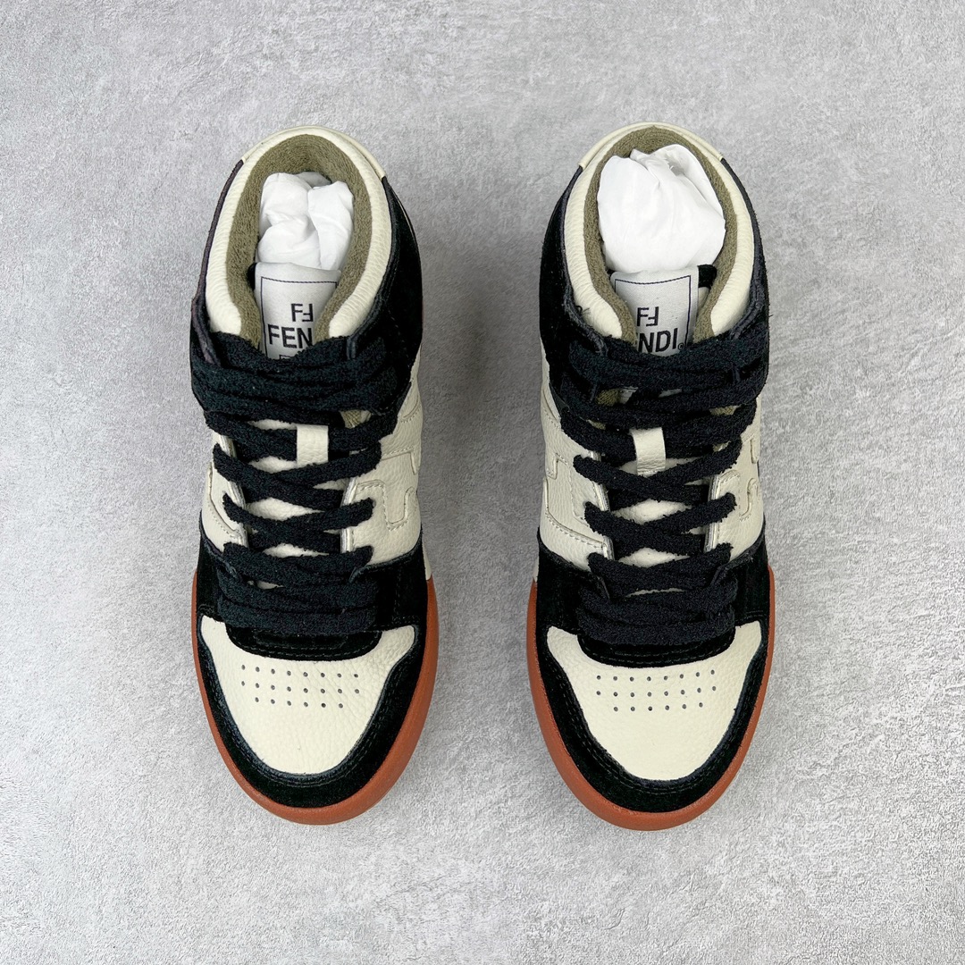 图片[2]-＃S版纯原 FENDI 芬迪 Match sneaters高帮运动鞋 独家定制 全身20几个细节点全部做到一致还原 吊打市面所有版本 独家原装套装配件官方同源 渠道原装订单 全套专柜包装物及配件#鞋底嵌入核心防伪芯片感应装置 FENDI芬迪match最新爆款情侣款运动鞋板鞋原版购入 高工艺无缝细空胶技术 贴楦误差0.05mm,鞋底采用固特异内外锁死工艺 最大限度弯折永不开胶 原鞋一致效果环保无味 鞋面采用麂皮和皮革拼接组合 logo内里采用毛巾绒里 上脚超级柔软 轻便 舒适搭配卫衣 尺码：35 36 37 38 39 40 41 42 43 44 45-选品中心