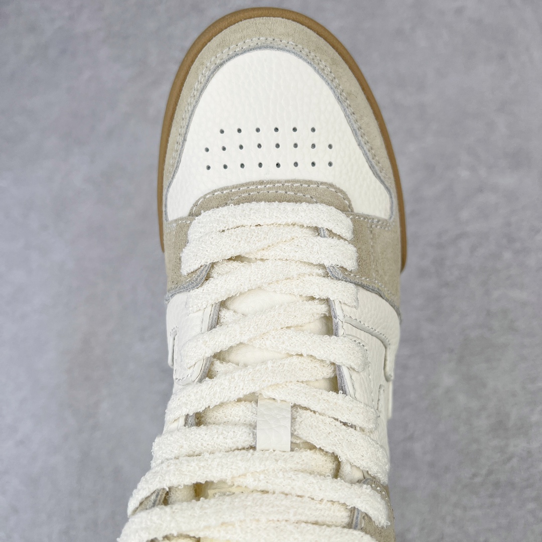 图片[4]-＃S版纯原 FENDI 芬迪 Match sneaters高帮运动鞋 独家定制 全身20几个细节点全部做到一致还原 吊打市面所有版本 独家原装套装配件官方同源 渠道原装订单 全套专柜包装物及配件#鞋底嵌入核心防伪芯片感应装置 FENDI芬迪match最新爆款情侣款运动鞋板鞋原版购入 高工艺无缝细空胶技术 贴楦误差0.05mm,鞋底采用固特异内外锁死工艺 最大限度弯折永不开胶 原鞋一致效果环保无味 鞋面采用麂皮和皮革拼接组合 logo内里采用毛巾绒里 上脚超级柔软 轻便 舒适搭配卫衣 尺码：35 36 37 38 39 40 41 42 43 44 45-选品中心