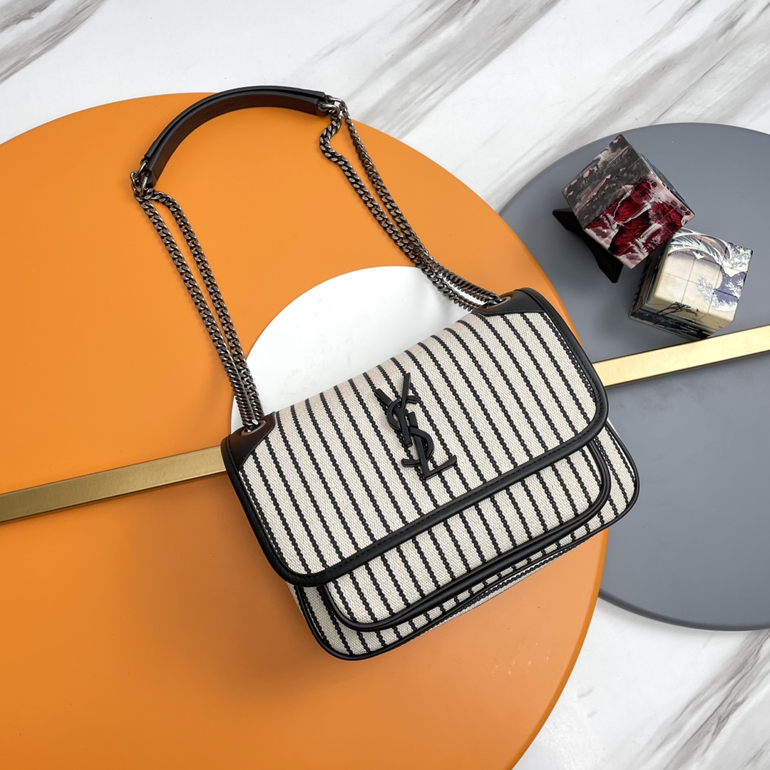 Serie de rayas de lino y algodón con piel para primavera/verano. P ¡El bolso Niki de gran éxito presenta la nueva serie…