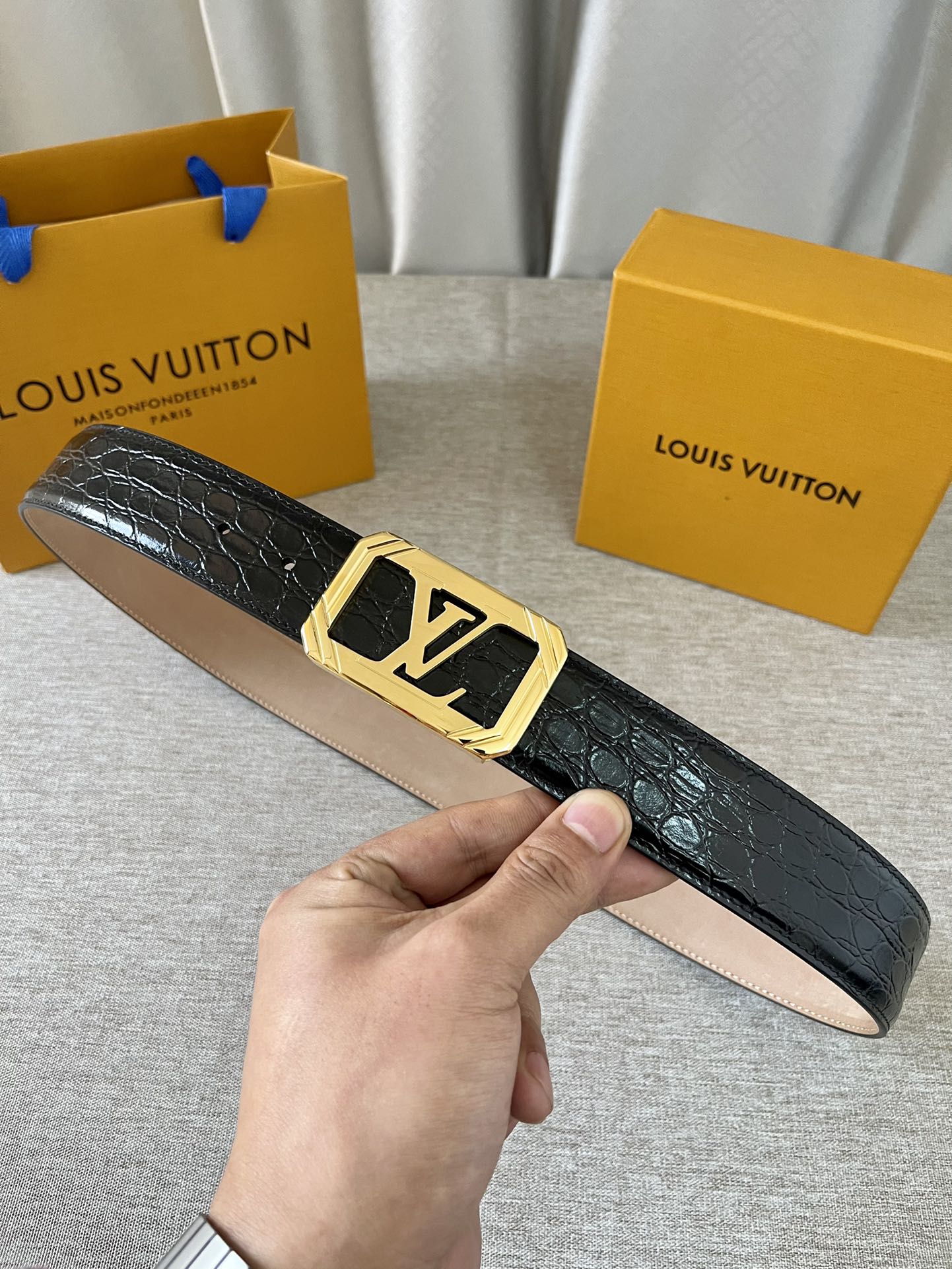 LV原厂进口石头纹牛皮头层面内衬牛皮