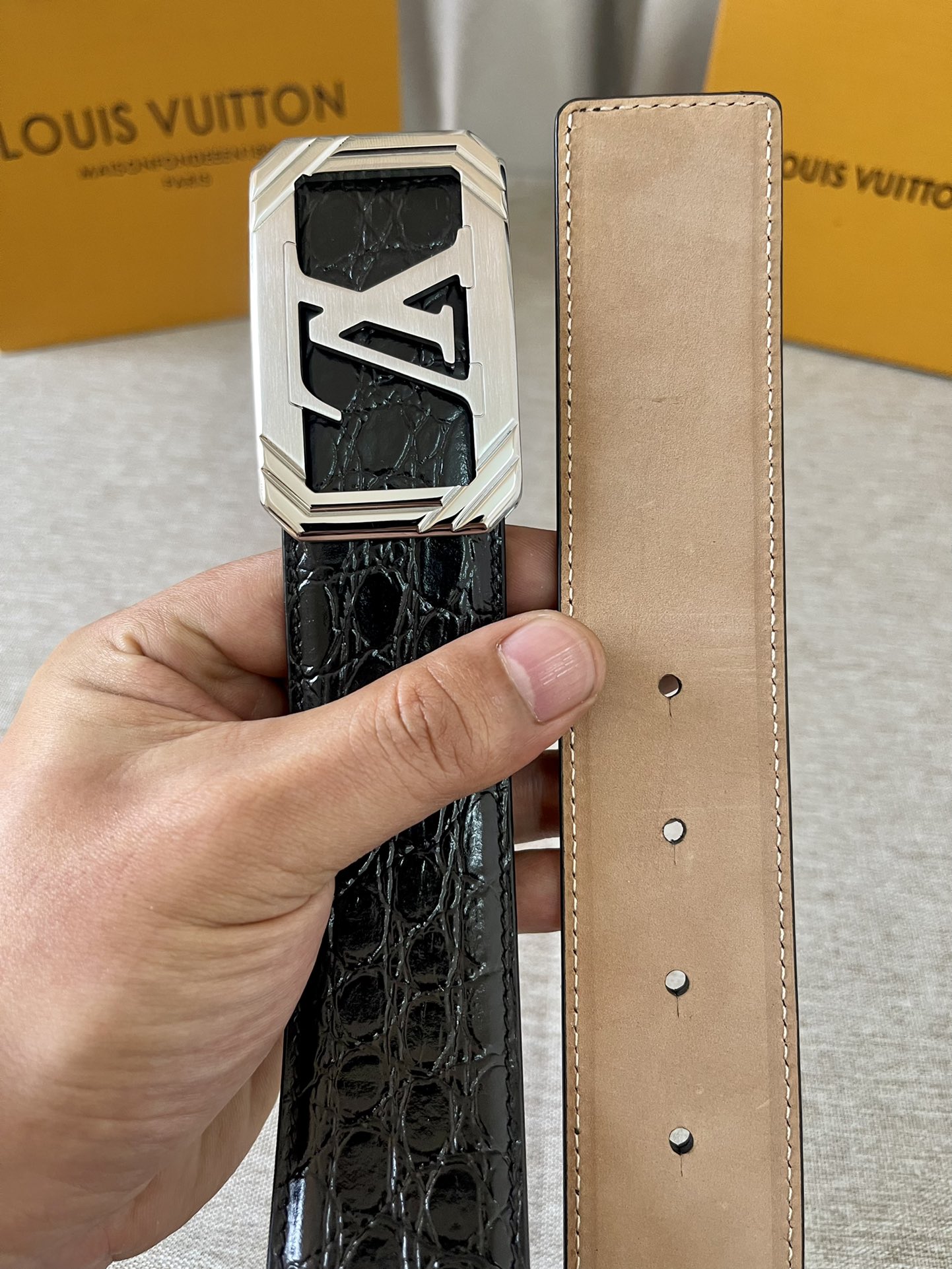 LV原厂进口石头纹牛皮头层面内衬牛皮
