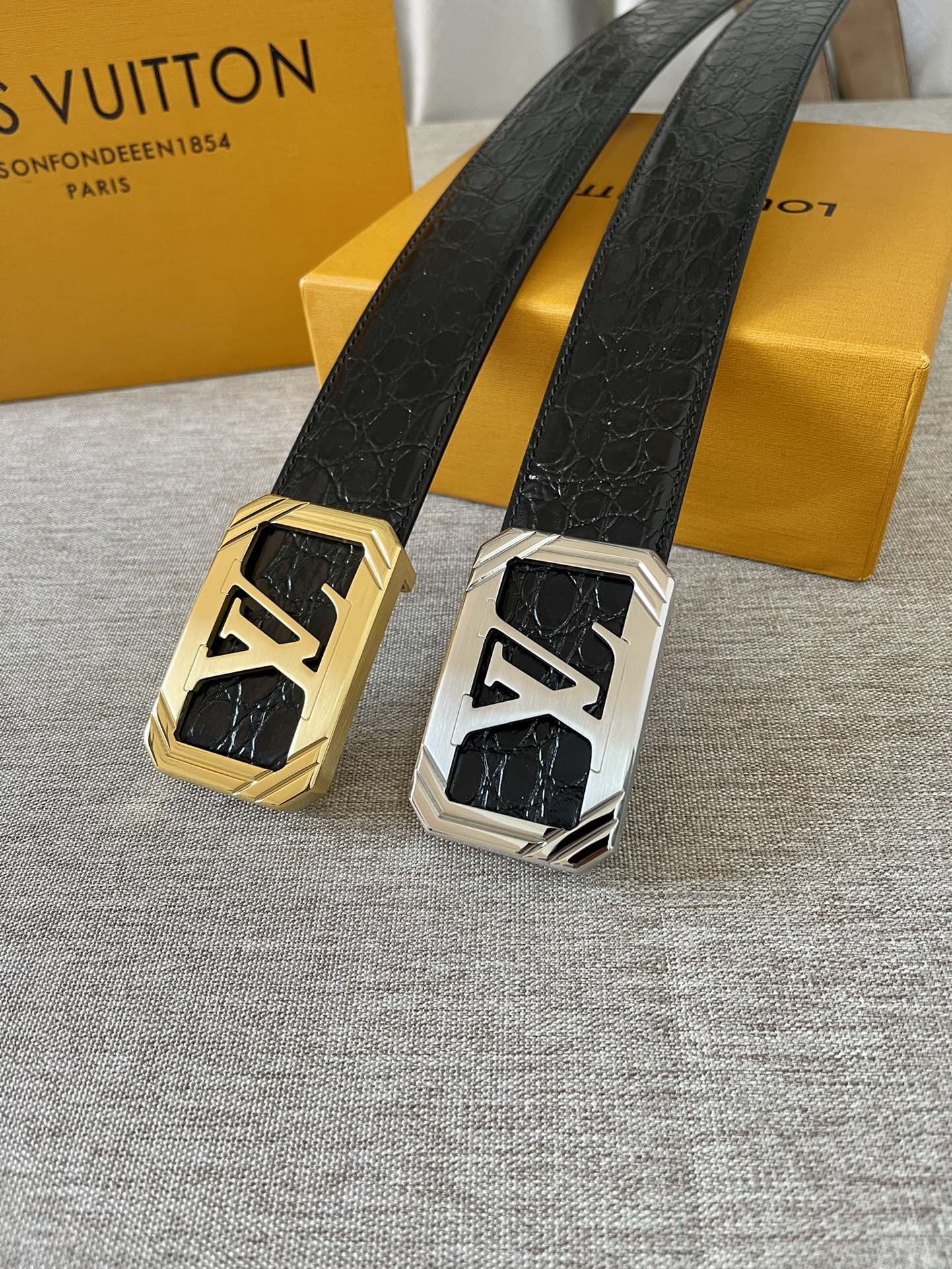 LV原厂进口石头纹牛皮头层面内衬牛皮