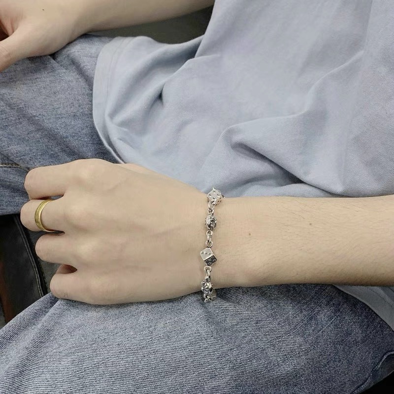NO:108936,CH high-end personalized cross bracelet for men and women Japanese and Korean hip-hop trendy people retro Thai silver dice bracelet, jewelry boutique, bracelet19860909CH高版个性十字架手链男女日韩嘻哈潮人复古泰银骰子手链,饰品精品,bracelet,Jewelry