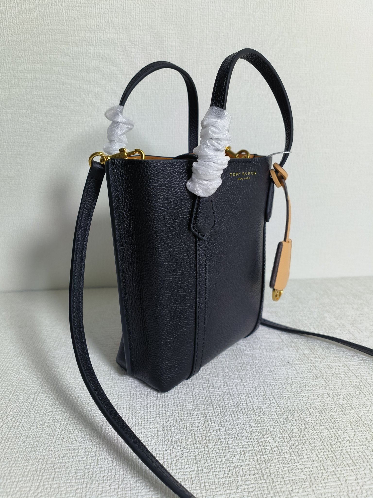 Tory Burch ～616#TB新款迷你购物袋 头层荔枝纹牛皮材质 内里全皮 可手提单肩 LOGO吊坠