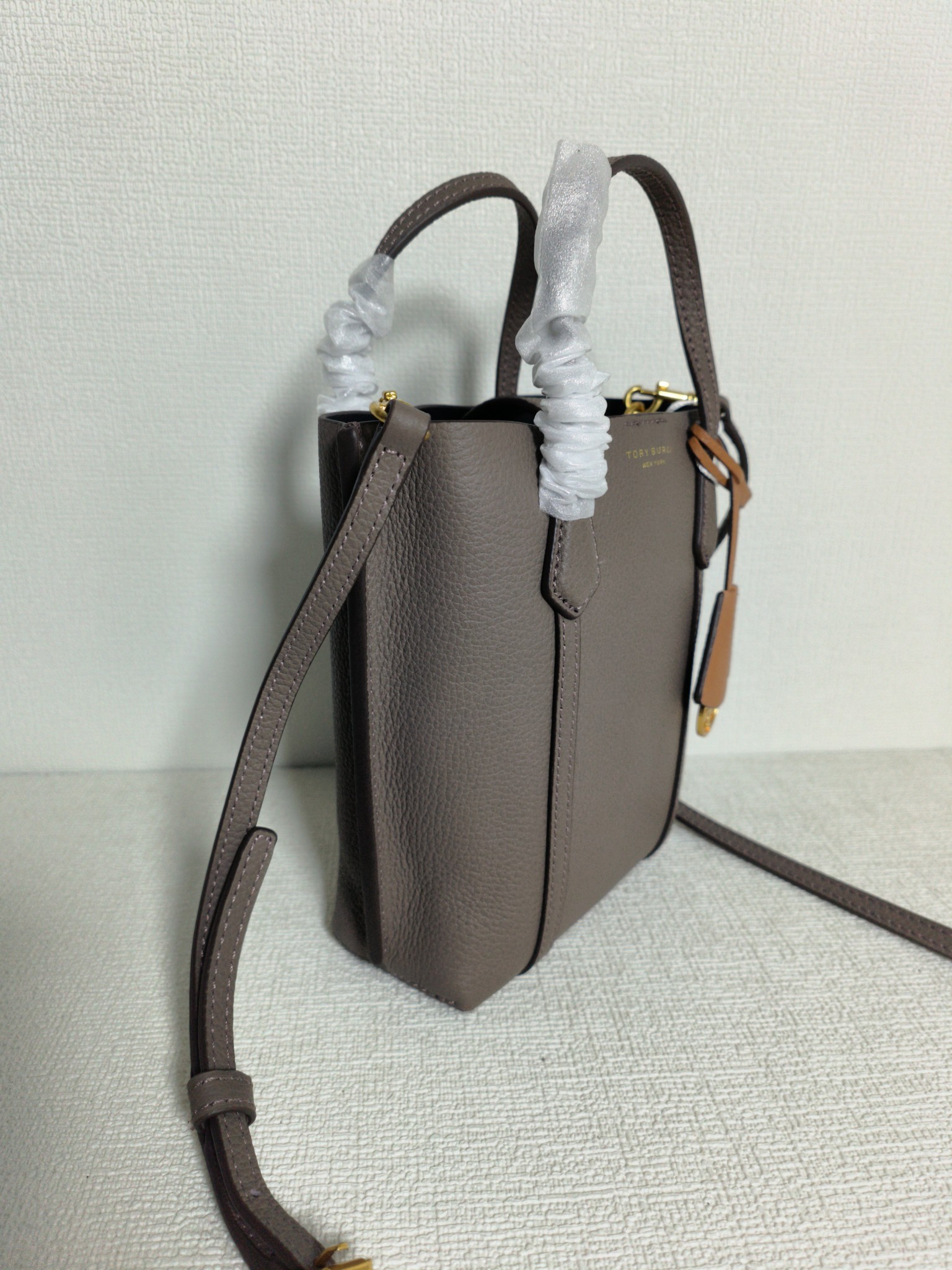 Tory Burch ～616#TB新款迷你购物袋 头层荔枝纹牛皮材质 内里全皮 可手提单肩 LOGO吊坠
