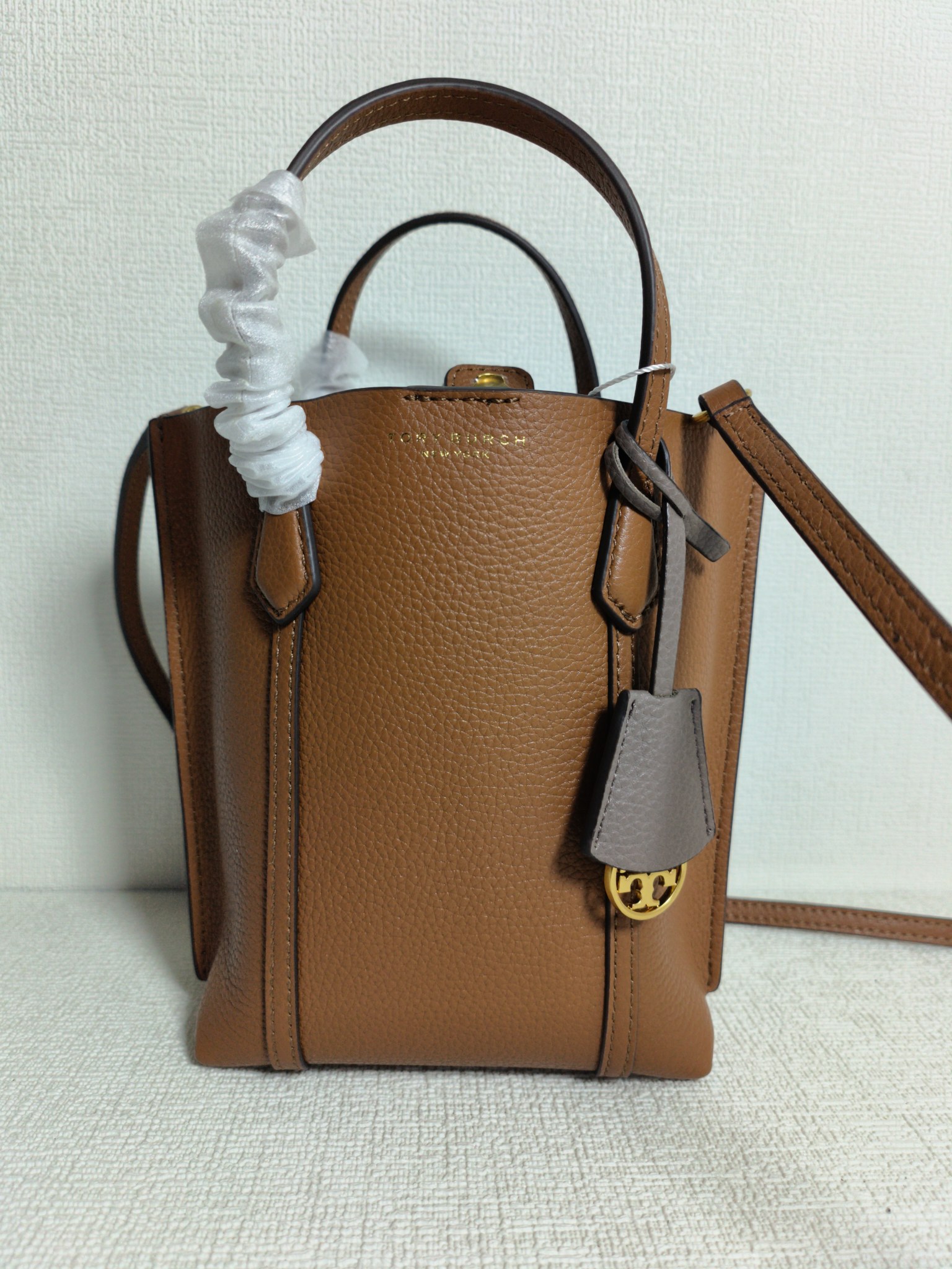 Tory Burch ～616#TB新款迷你购物袋 头层荔枝纹牛皮材质 内里全皮 可手提单肩 LOGO吊坠
