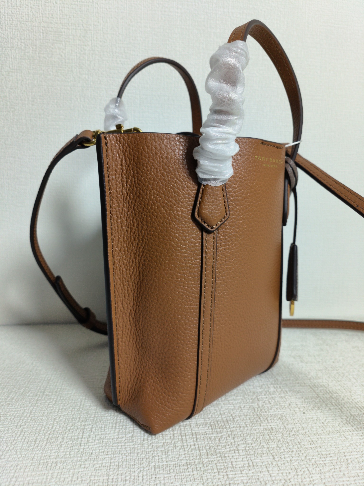 Tory Burch ～616#TB新款迷你购物袋 头层荔枝纹牛皮材质 内里全皮 可手提单肩 LOGO吊坠