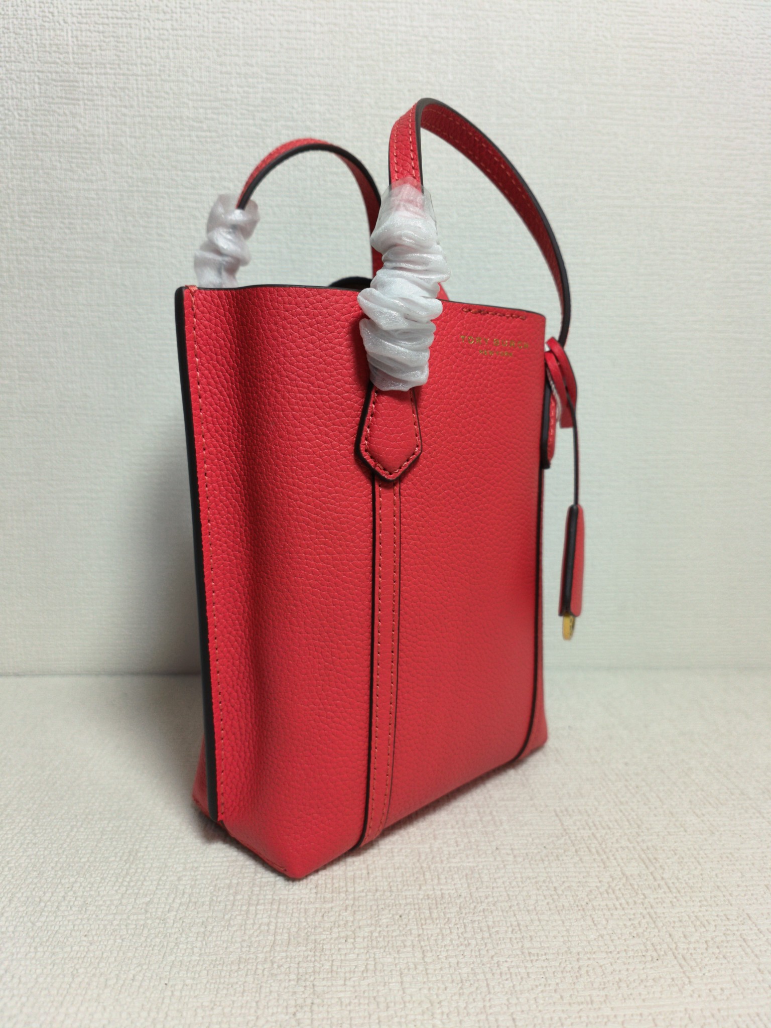 Tory Burch ～616#TB新款迷你购物袋 头层荔枝纹牛皮材质 内里全皮 可手提单肩 LOGO吊坠
