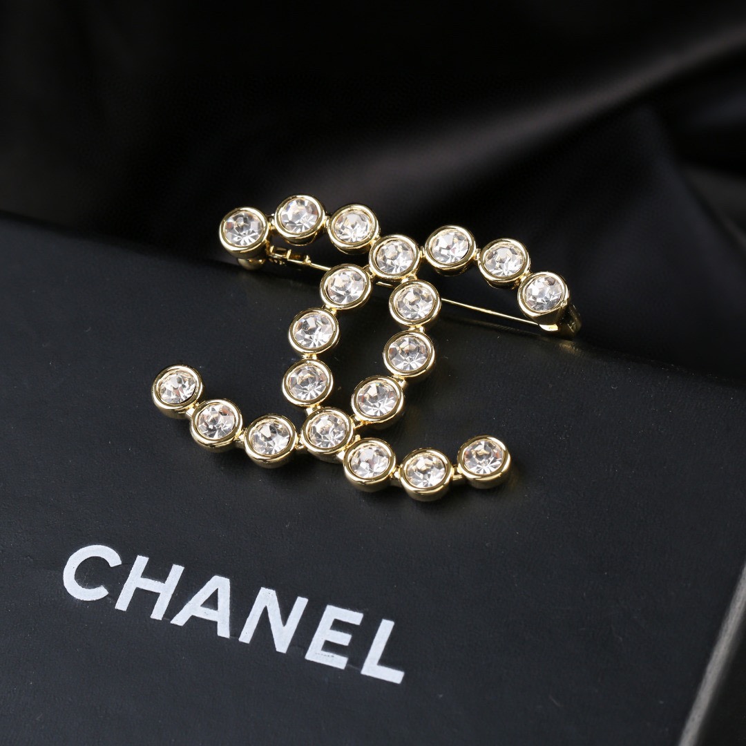 Customize Best Quality Replica
 Chanel Jewelry Brooch Fall/Winter Collection