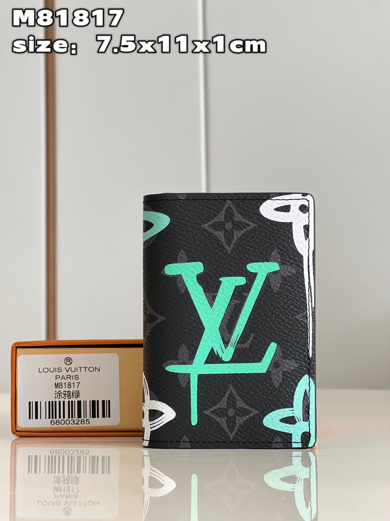 NO:399596,【Exclusive real photo M81817 Graffiti Green】M81798 This pocket wallet is made of Monogram Eclipse canvas, which injects street fashion into Monogram patterns with graffiti brushstrokes. The slim configuration is equipped with card mezzanine, inner bag and outer patch pocket, making it a creative choice for Monogram enthusiasts. Size7.5 x 11.1 x 1 cm (length x height x width) Z.,LV [original leather],louis vuitton19860909【独家实拍 M81817涂鸦绿】M81798 本款口袋钱夹取材 Monogram Eclipse 帆布,以涂鸦笔触为 Monogram 图案注入街头潮流.纤薄构型设有卡片夹层、内袋和外贴袋,成就馈赠 Monogram 爱好者的创意之选.size7.5 x 11.1 x 1 厘米(长度 x 高 x 宽) Z.,LV【原厂皮】,louis vuitton,Bag