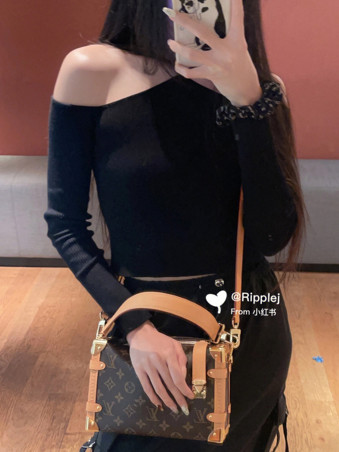 又美又飒又能装
𝟑𝟔𝟎度无死角的颜值！
