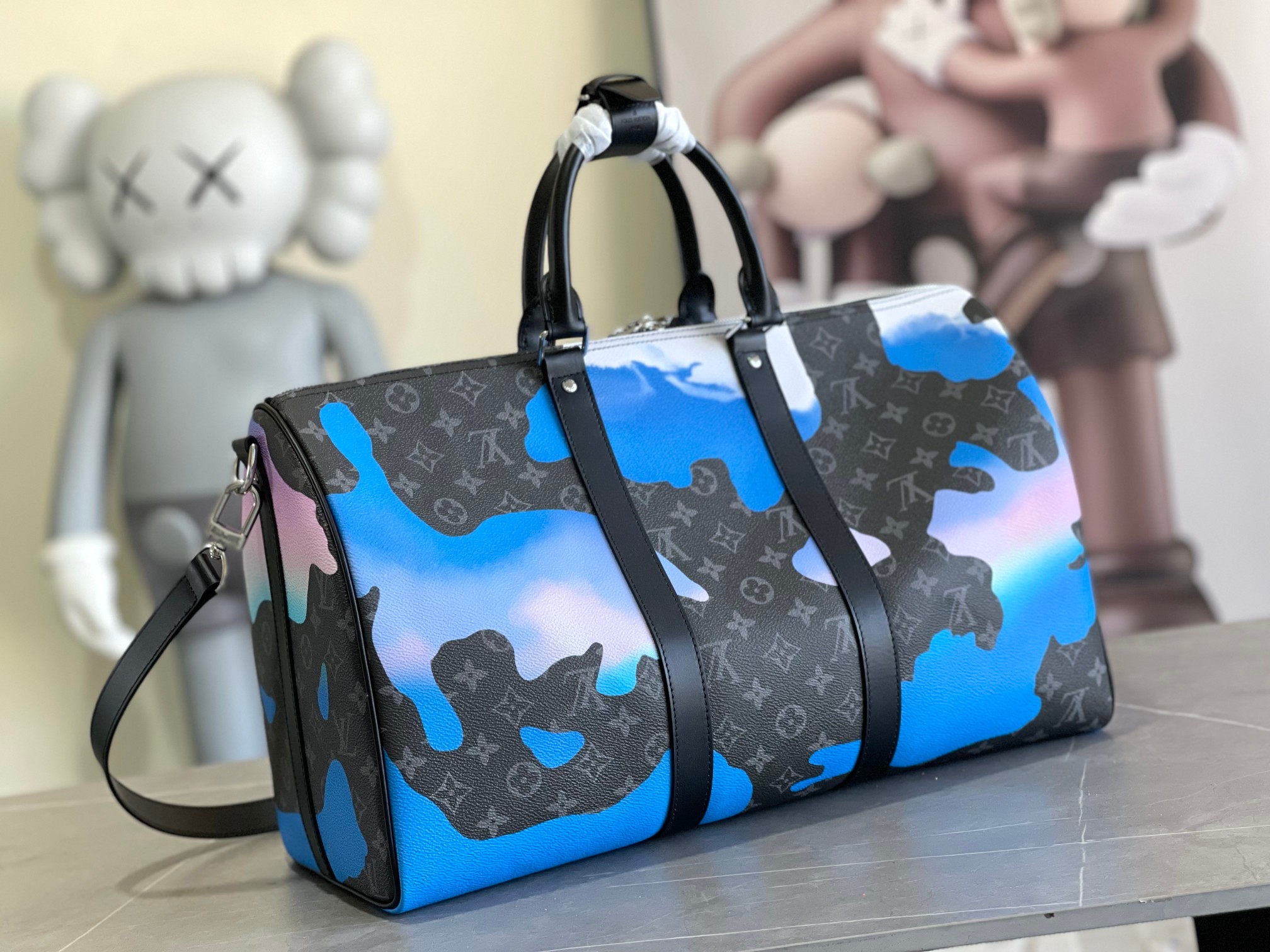 顶级原单 46356 路易威登经典 Keepall 45尺寸旅行袋款号46356 浸染宛如朝阳的粉彩色调,活力迎接 2022 春季 3