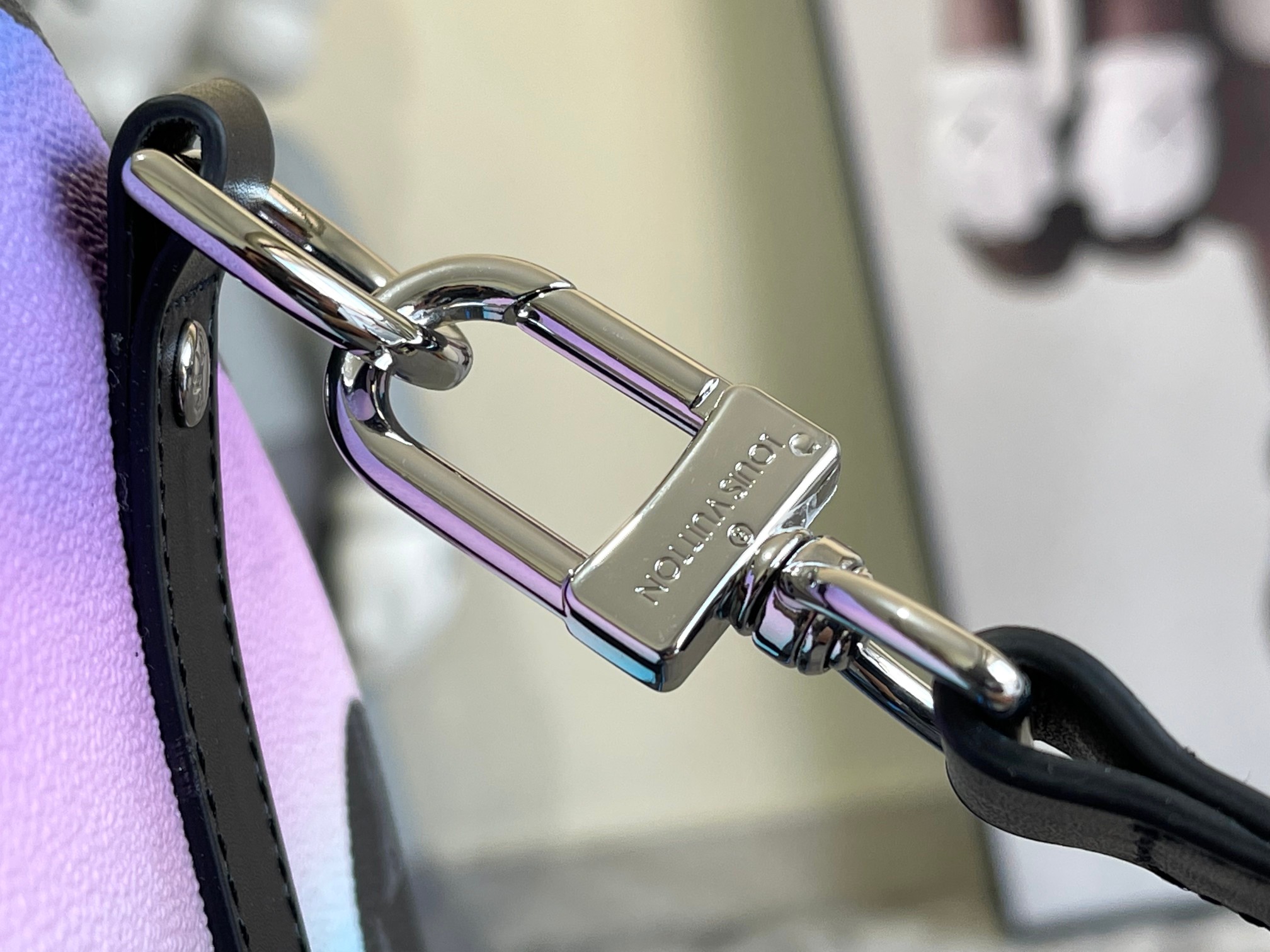 顶级原单 46356 路易威登经典 Keepall 45尺寸旅行袋款号46356 浸染宛如朝阳的粉彩色调,活力迎接 2022 春季 6