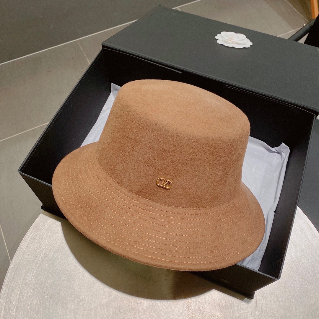 [Valentino Hats]Equipped with dust bag 2025 VALENTINO 2025 AutumnWinter New O