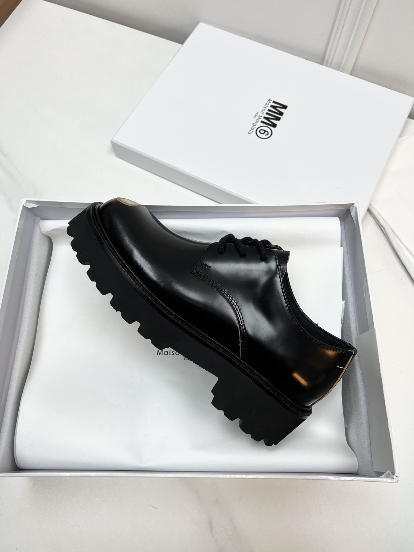 Margiela Original P750MMM6 Lovers Derby Shoes: Stylish, Versatile, and Lightweight - 图片 9