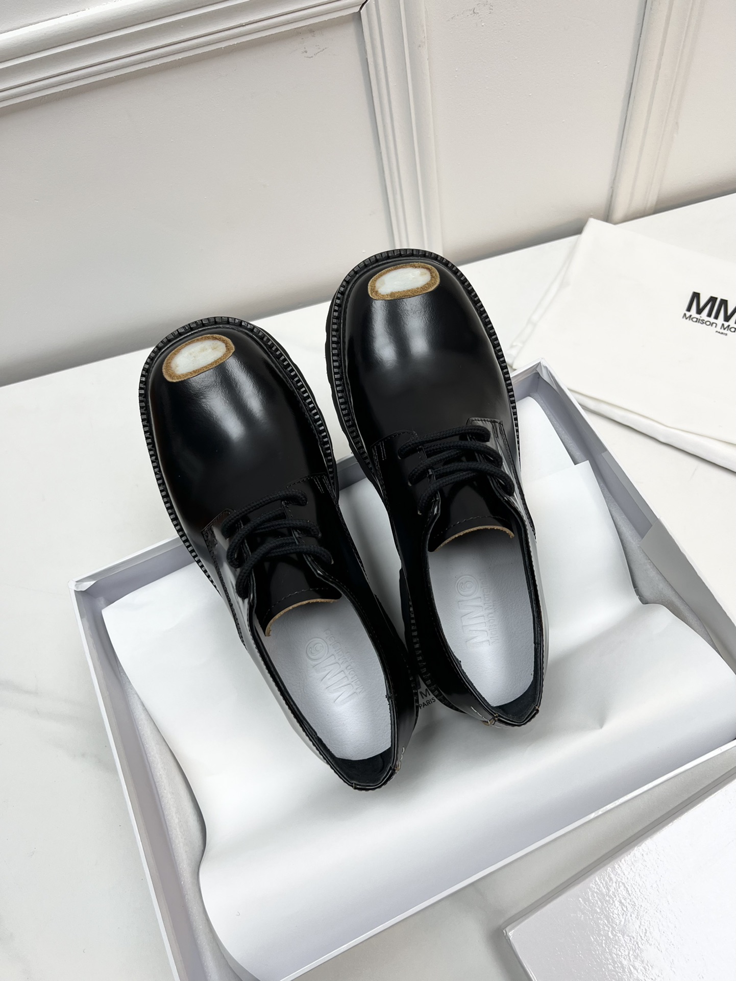 Margiela Original P750MMM6 Lovers Derby Shoes: Stylish, Versatile, and Lightweight - 图片 2