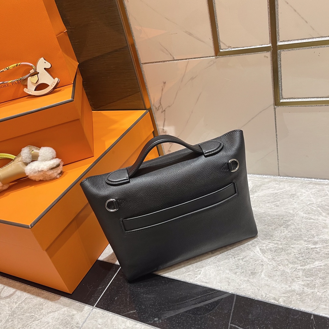 Hermès There are more than 3,000 pieces in the market. We sell the best products at good prices. Hermes2424 mini series CK89 black evercolor cowh