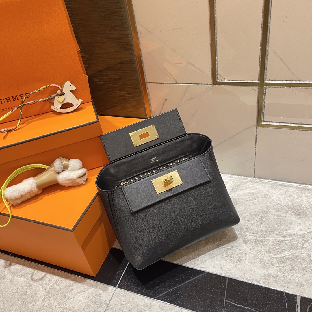 Hermès There are more than 3,000 pieces in the market. We sell the best products at good prices. Hermes2424 mini series CK89 black evercolor cowh