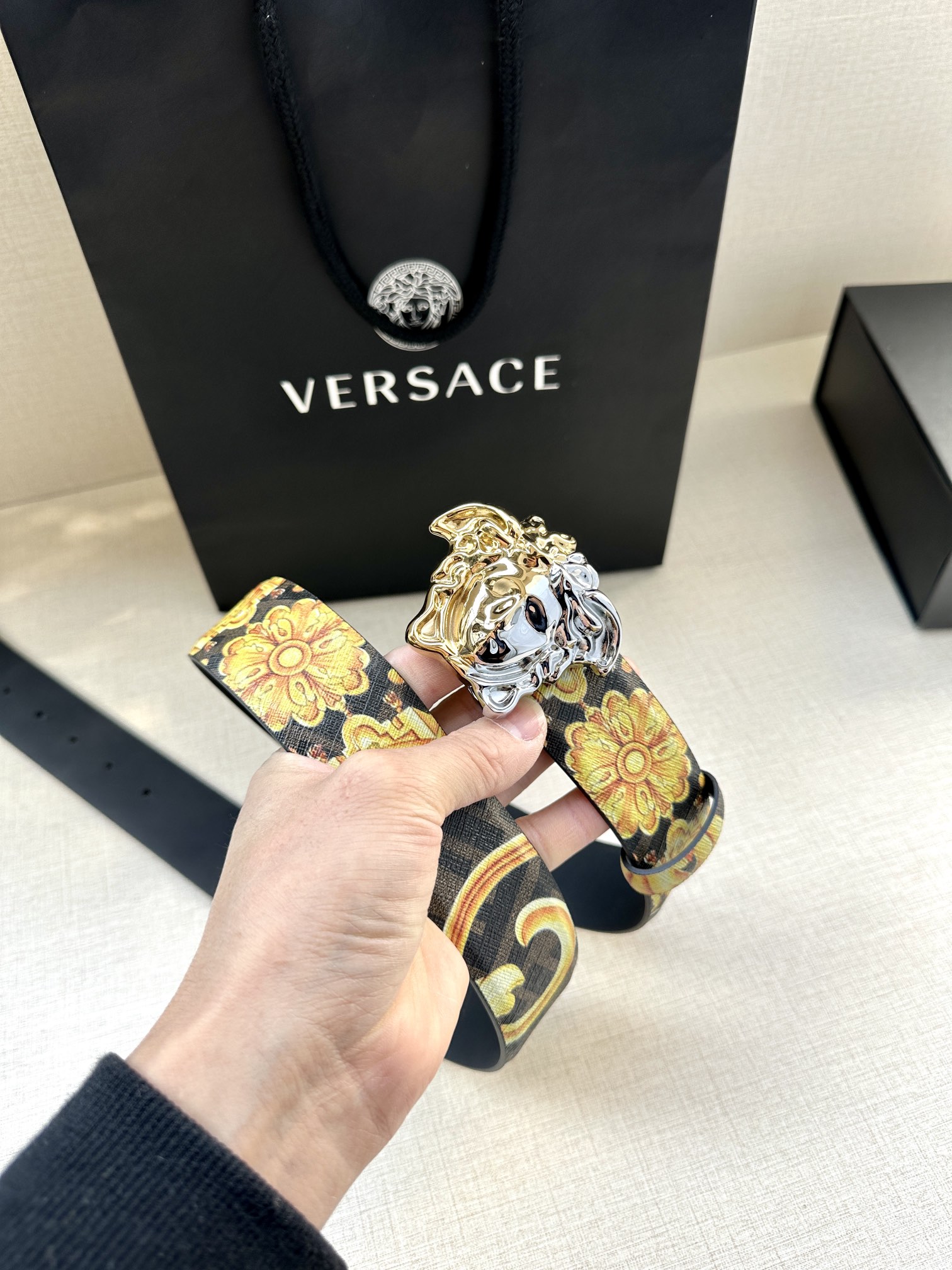 宽度3.8cmVERSACE/FENDI标志造型宽皮带联名钉扣式美人头扣范思哲原版进3D打印花绘印有浮雕