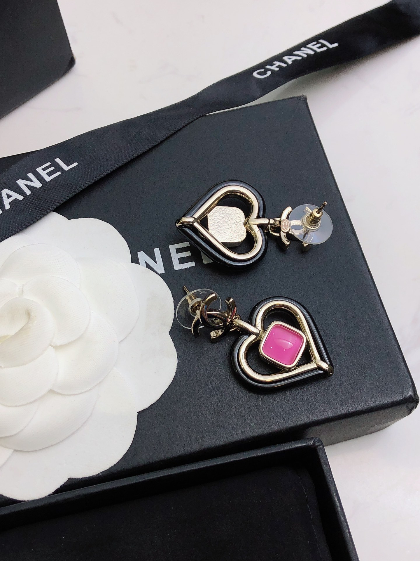 ❤️❤️❤️💝💝💝【Chanel香奈儿】新款耳钉 小香耳环亚克力 市面最高版本！专柜1:1款式开模 专柜