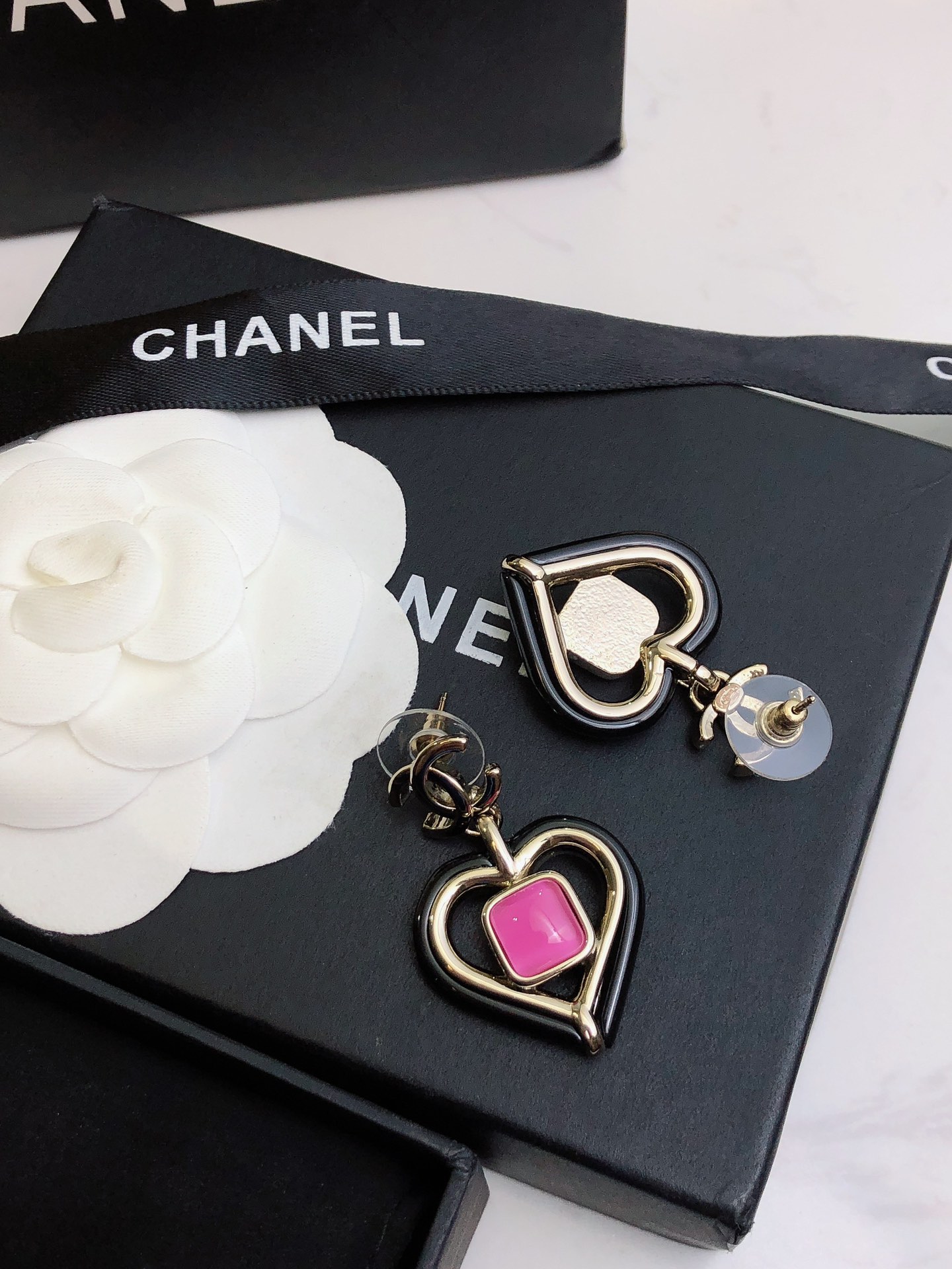 ❤️❤️❤️💝💝💝【Chanel香奈儿】新款耳钉 小香耳环亚克力 市面最高版本！专柜1:1款式开模 专柜