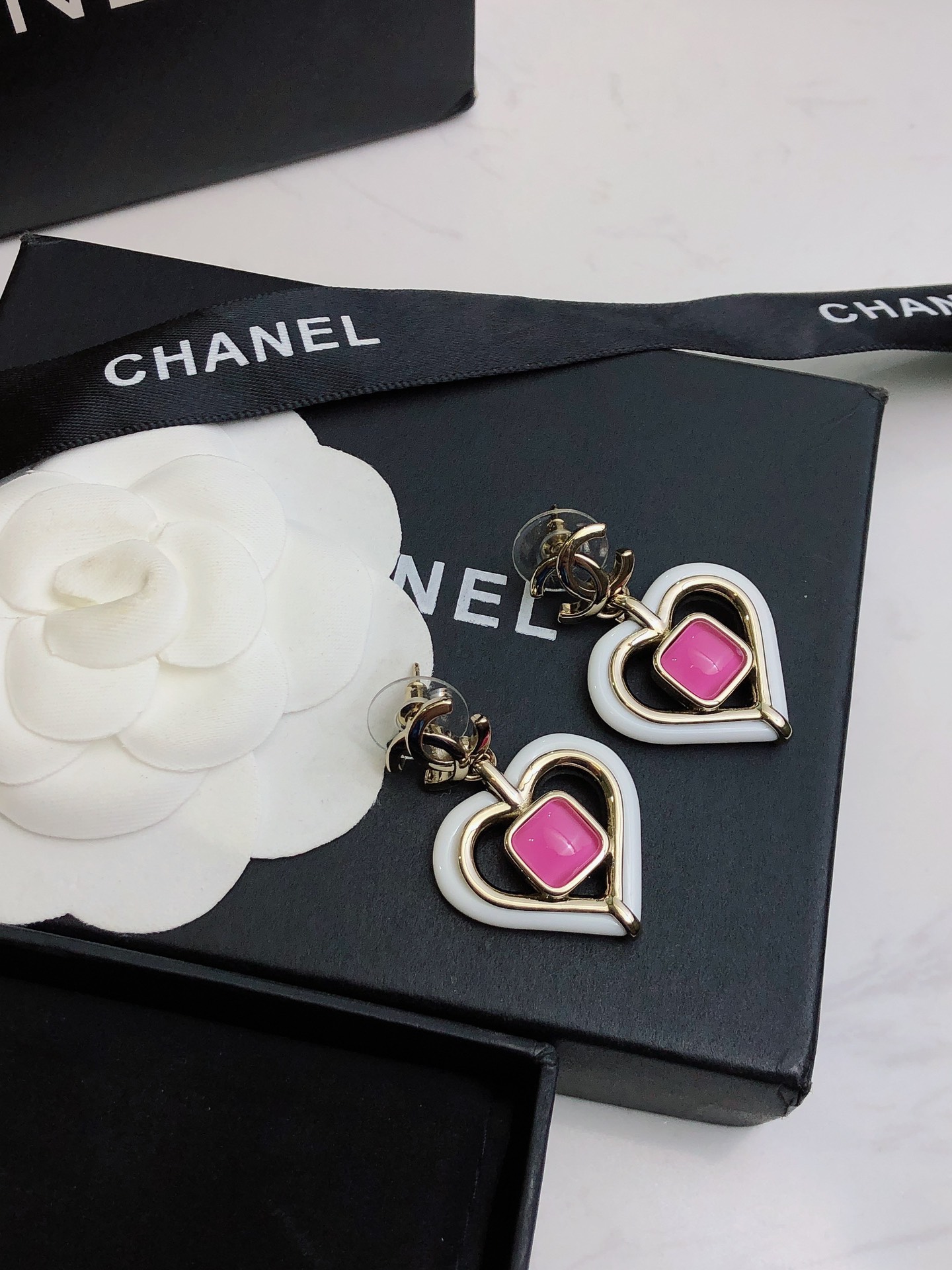 ❤️❤️❤️💝💝💝【Chanel香奈儿】新款耳钉 小香耳环亚克力 市面最高版本！专柜1:1款式开模 专柜