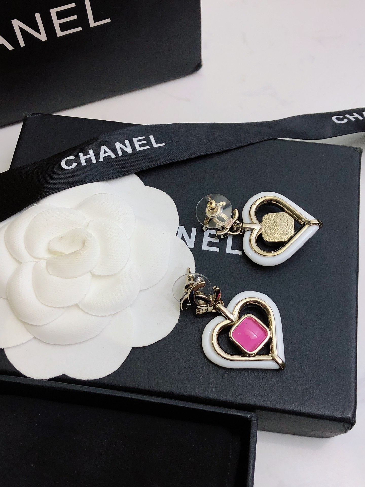 ❤️❤️❤️💝💝💝【Chanel香奈儿】新款耳钉 小香耳环亚克力 市面最高版本！专柜1:1款式开模 专柜