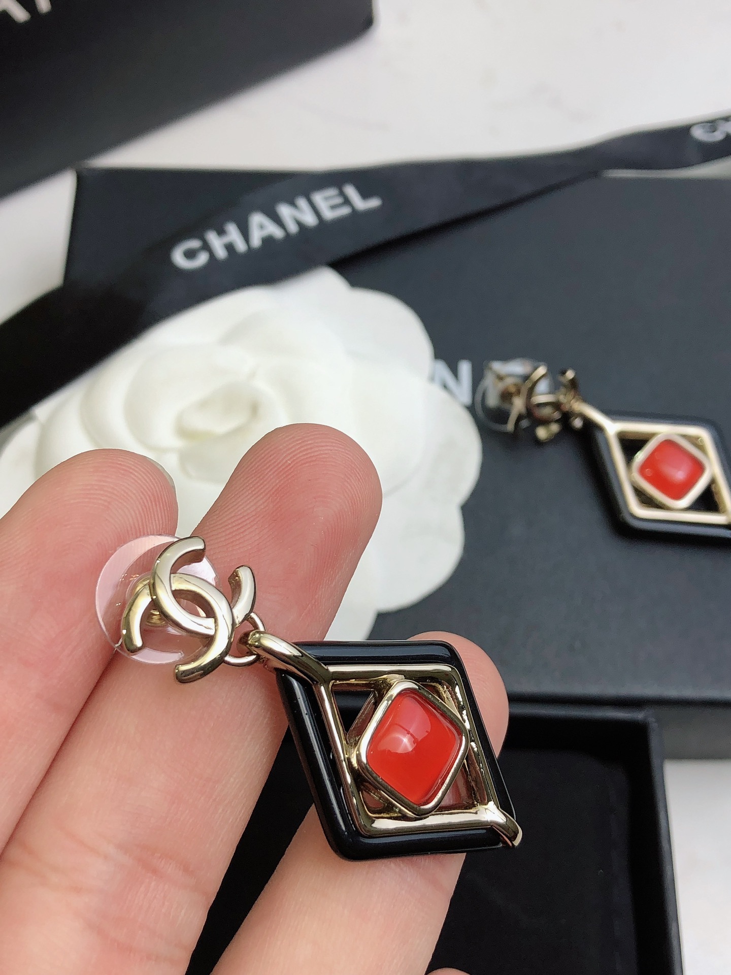 ❤️❤️❤️💝💝💝【Chanel香奈儿】新款耳钉 小香耳环亚克力 市面最高版本！专柜1:1款式开模 专柜