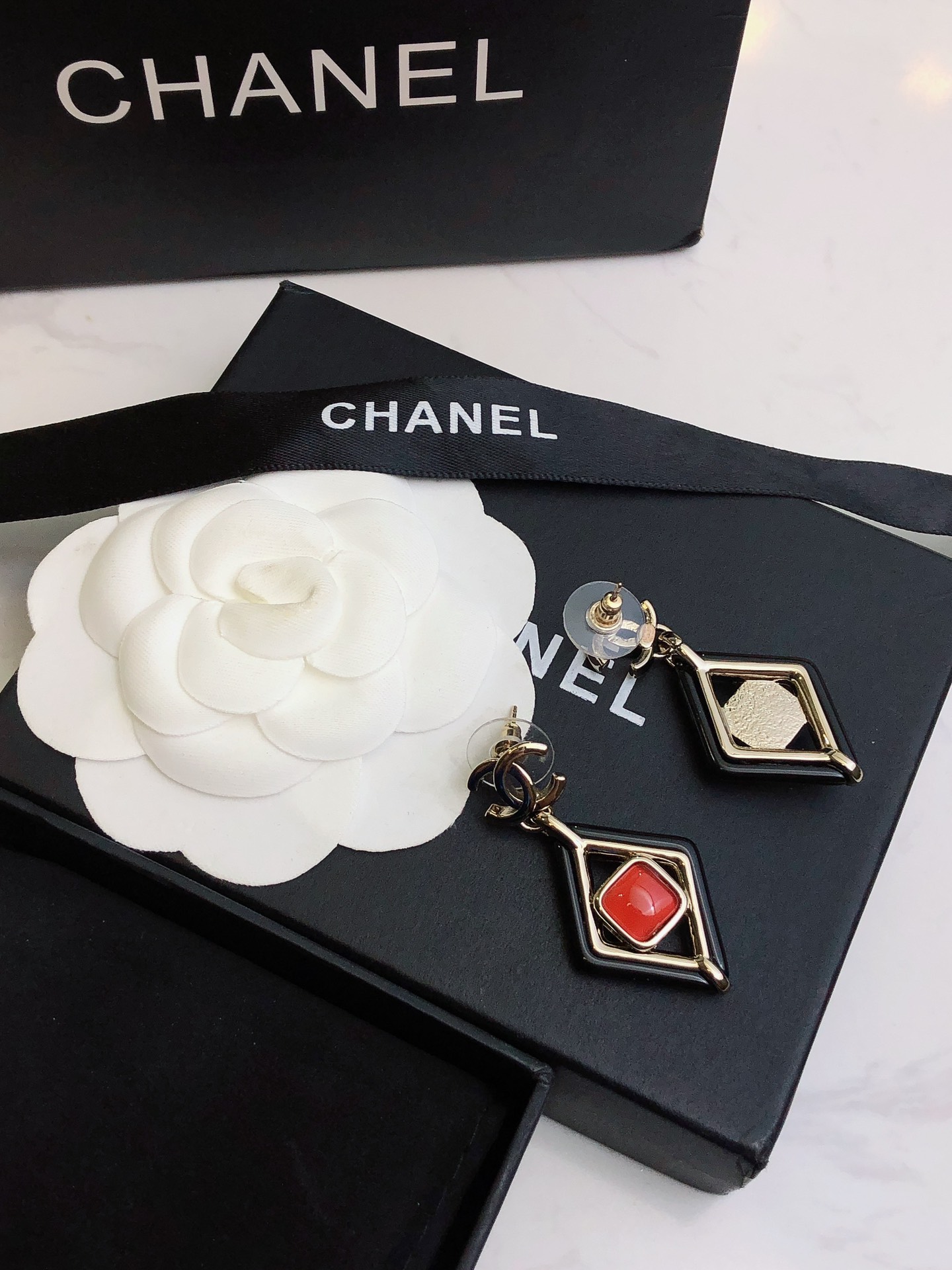 ❤️❤️❤️💝💝💝【Chanel香奈儿】新款耳钉 小香耳环亚克力 市面最高版本！专柜1:1款式开模 专柜