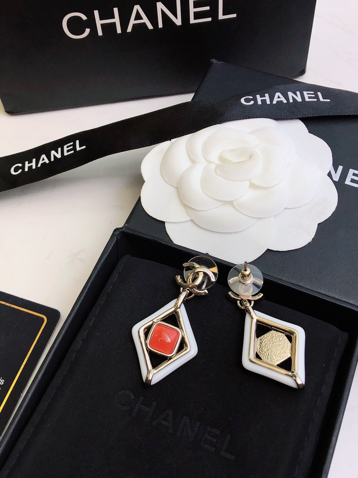 ❤️❤️❤️💝💝💝【Chanel香奈儿】新款耳钉 小香耳环亚克力 市面最高版本！专柜1:1款式开模 专柜