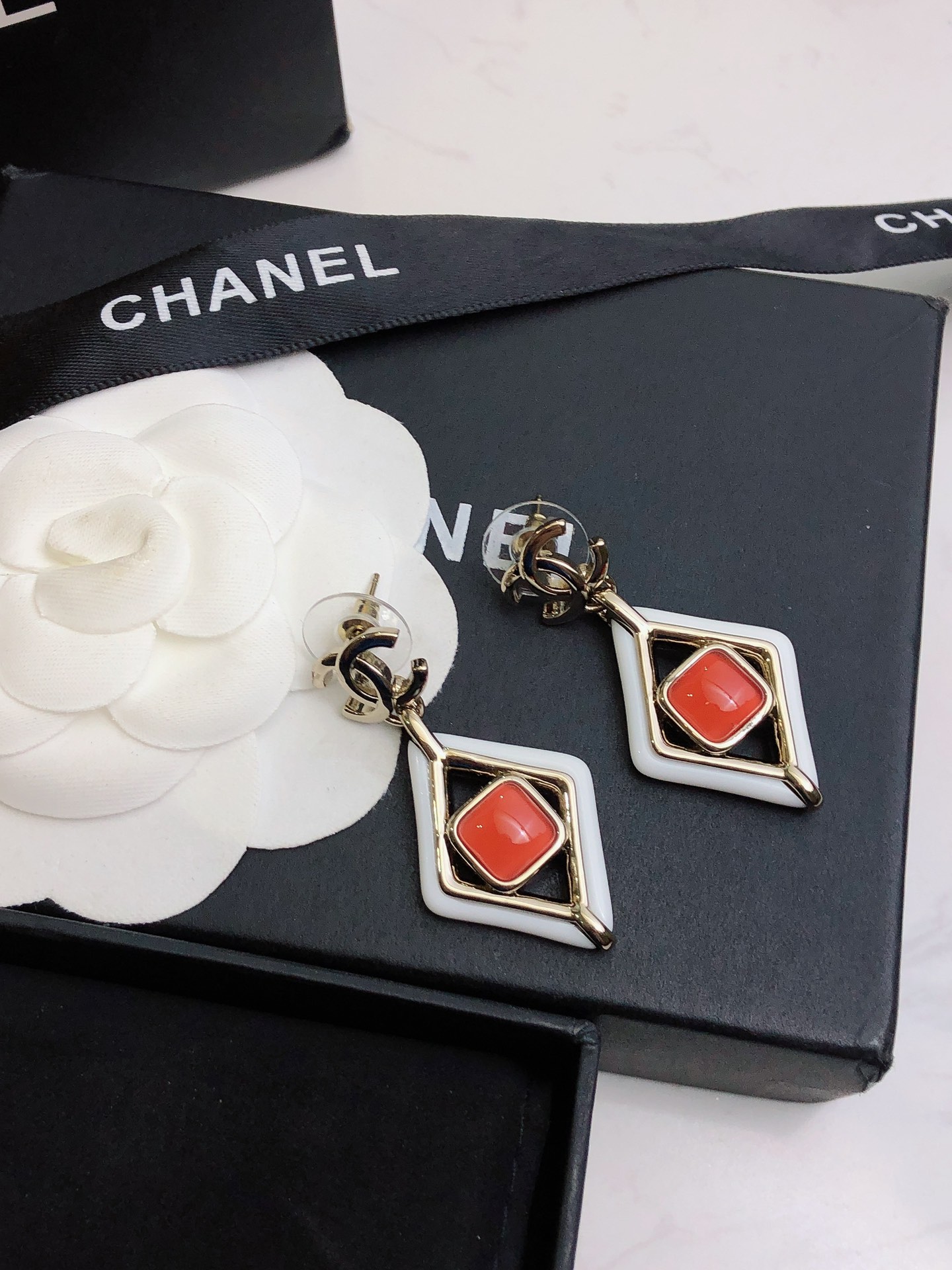 ❤️❤️❤️💝💝💝【Chanel香奈儿】新款耳钉 小香耳环亚克力 市面最高版本！专柜1:1款式开模 专柜